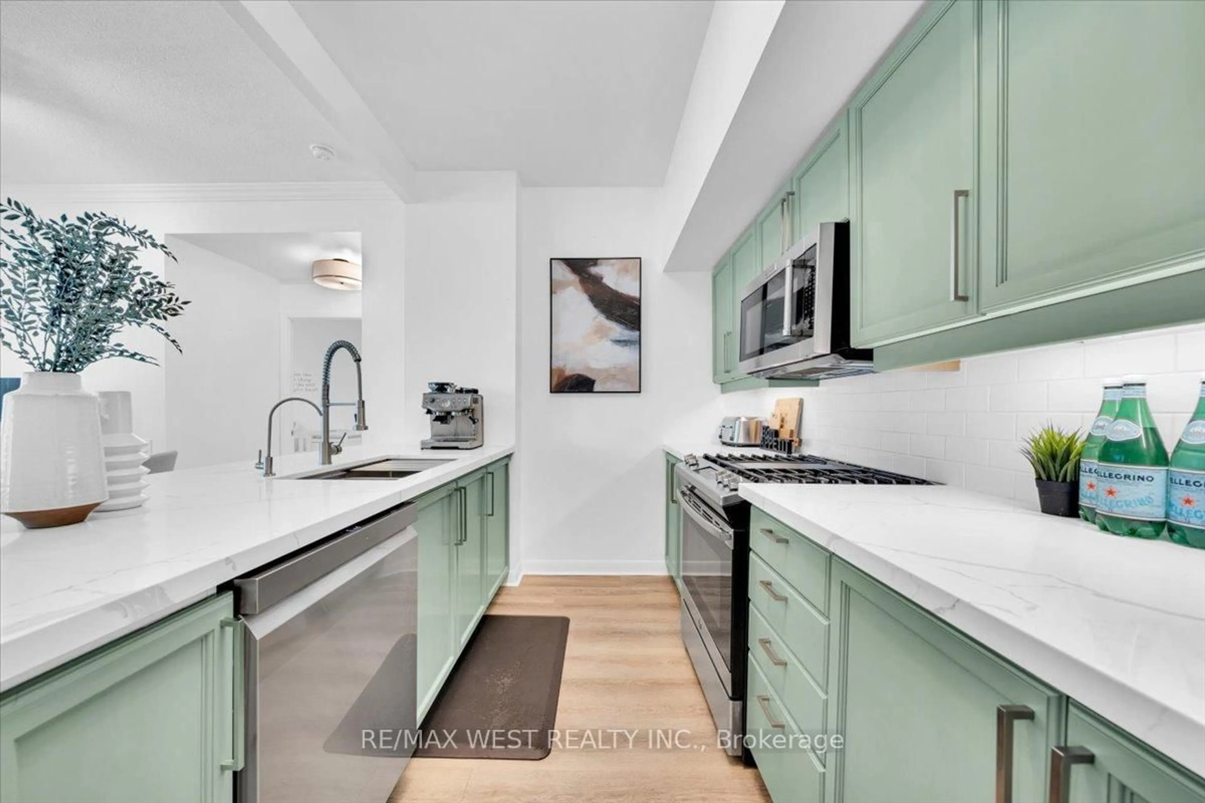 Unknown for 2067 Lake Shore Blvd #202, Toronto Ontario M8V 4B8
