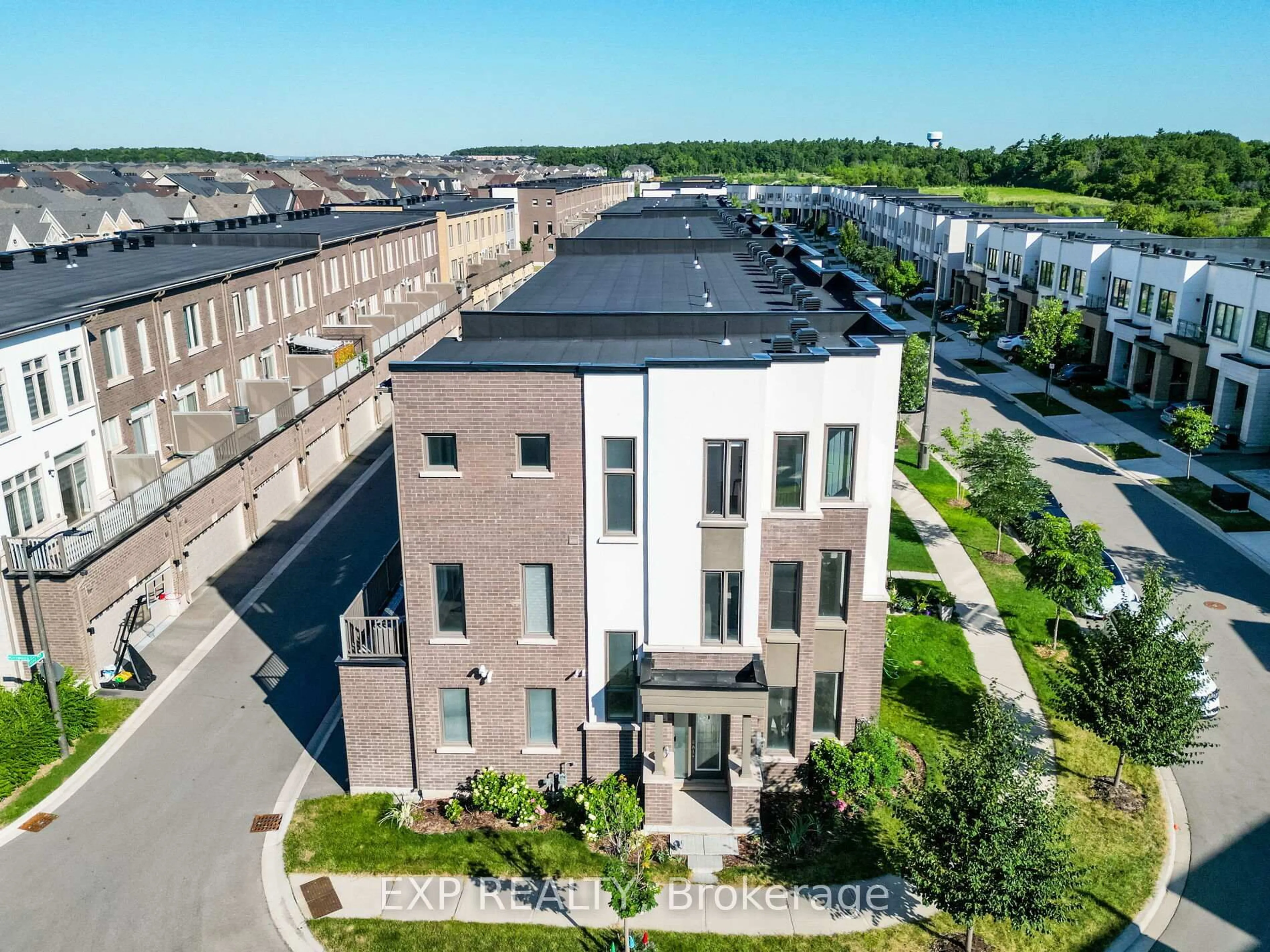 A pic from outside/outdoor area/front of a property/back of a property/a pic from drone, unknown for 3128 Mintwood Circ, Oakville Ontario L6H 7C3