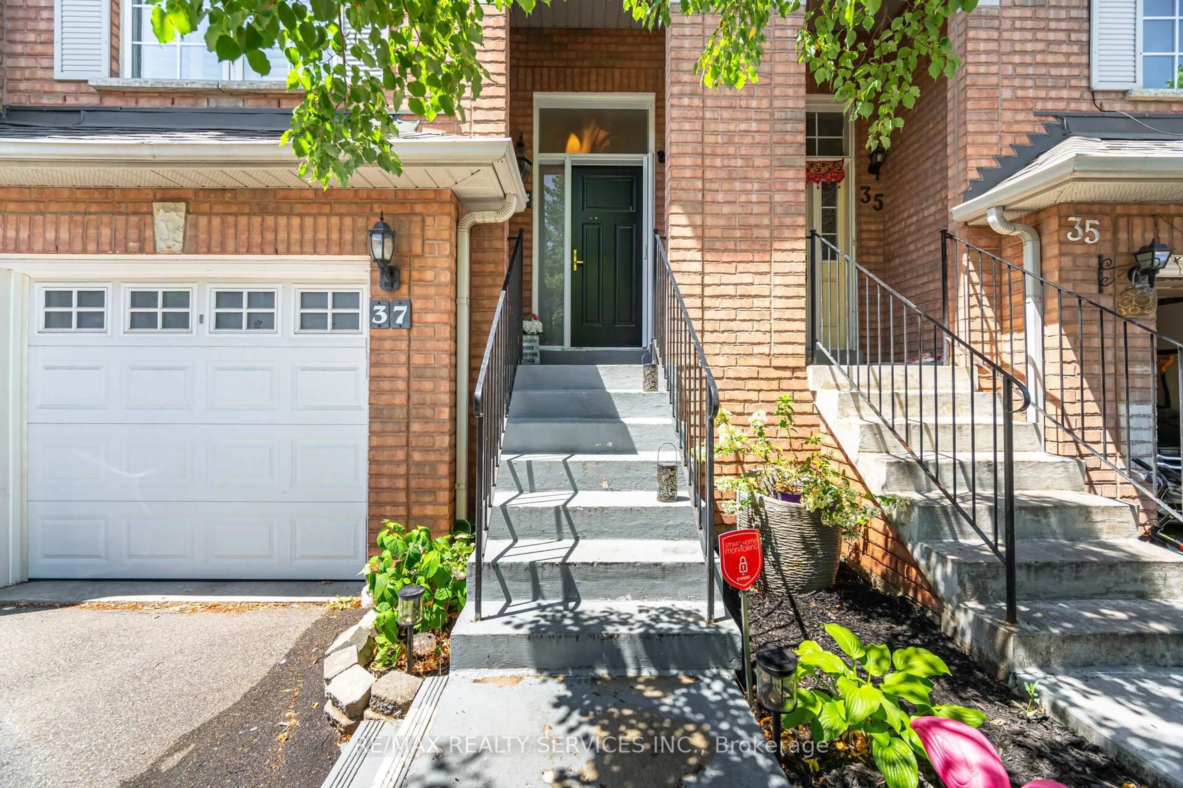 Home with brick exterior material, street for 170 Havelock Dr #37, Brampton Ontario L6W 4T3