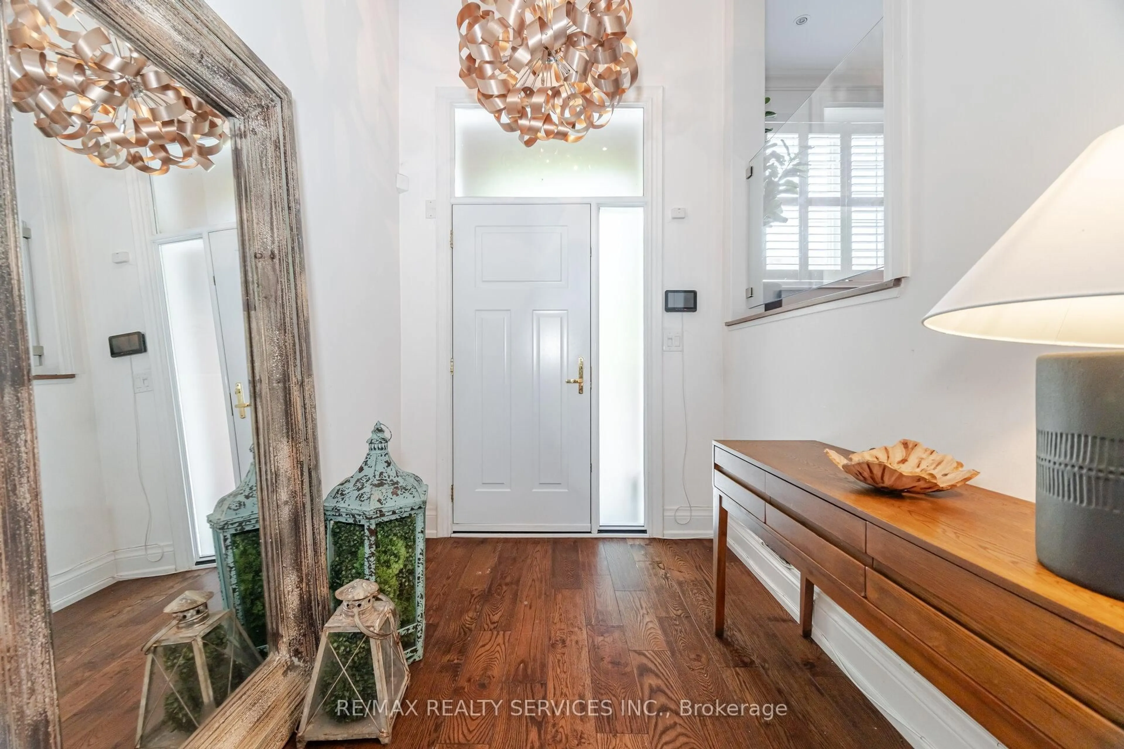 Indoor entryway for 170 Havelock Dr #37, Brampton Ontario L6W 4T3