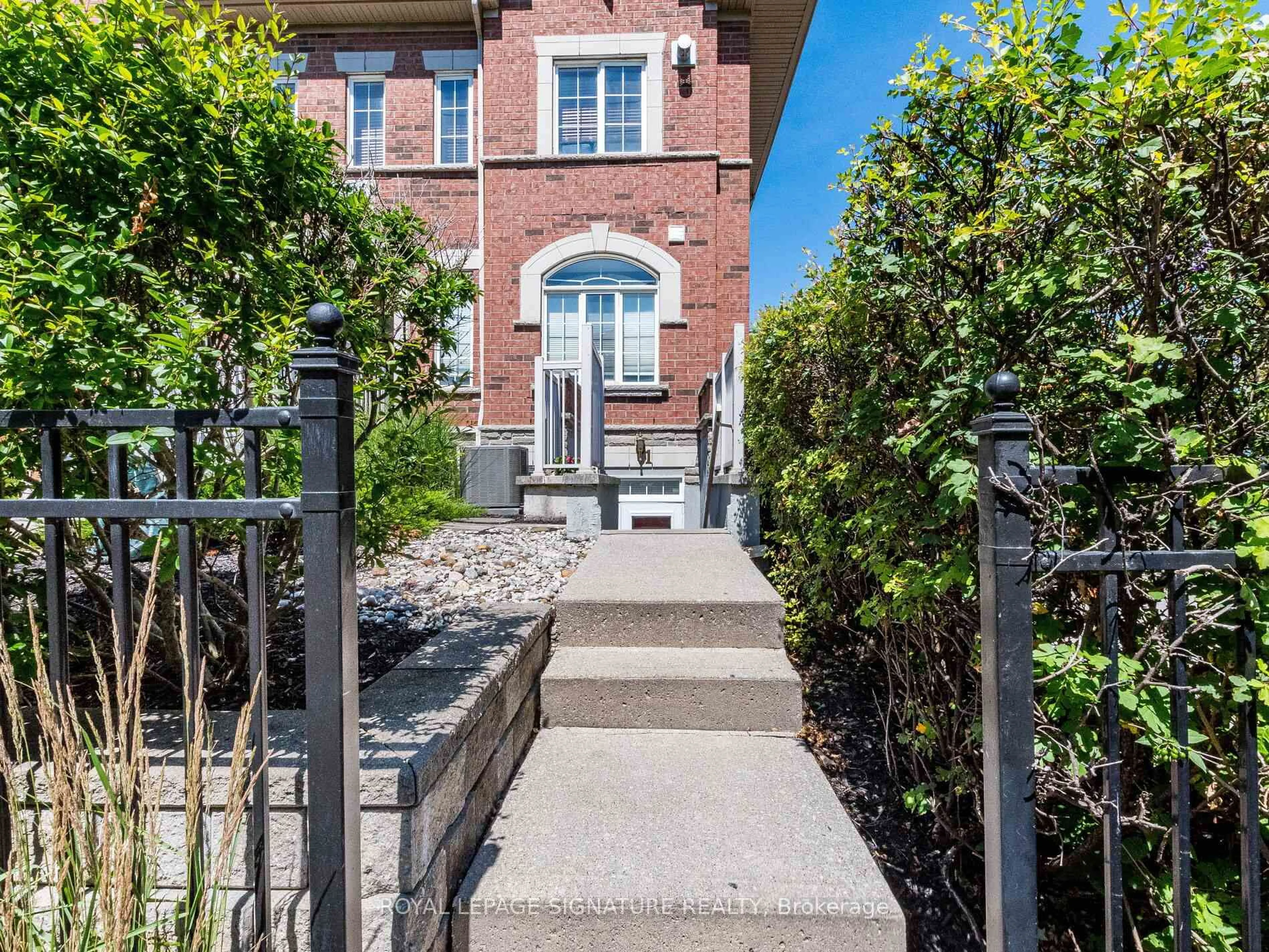 Unknown for 605 Shoreline Dr #1, Mississauga Ontario L5B 4K5
