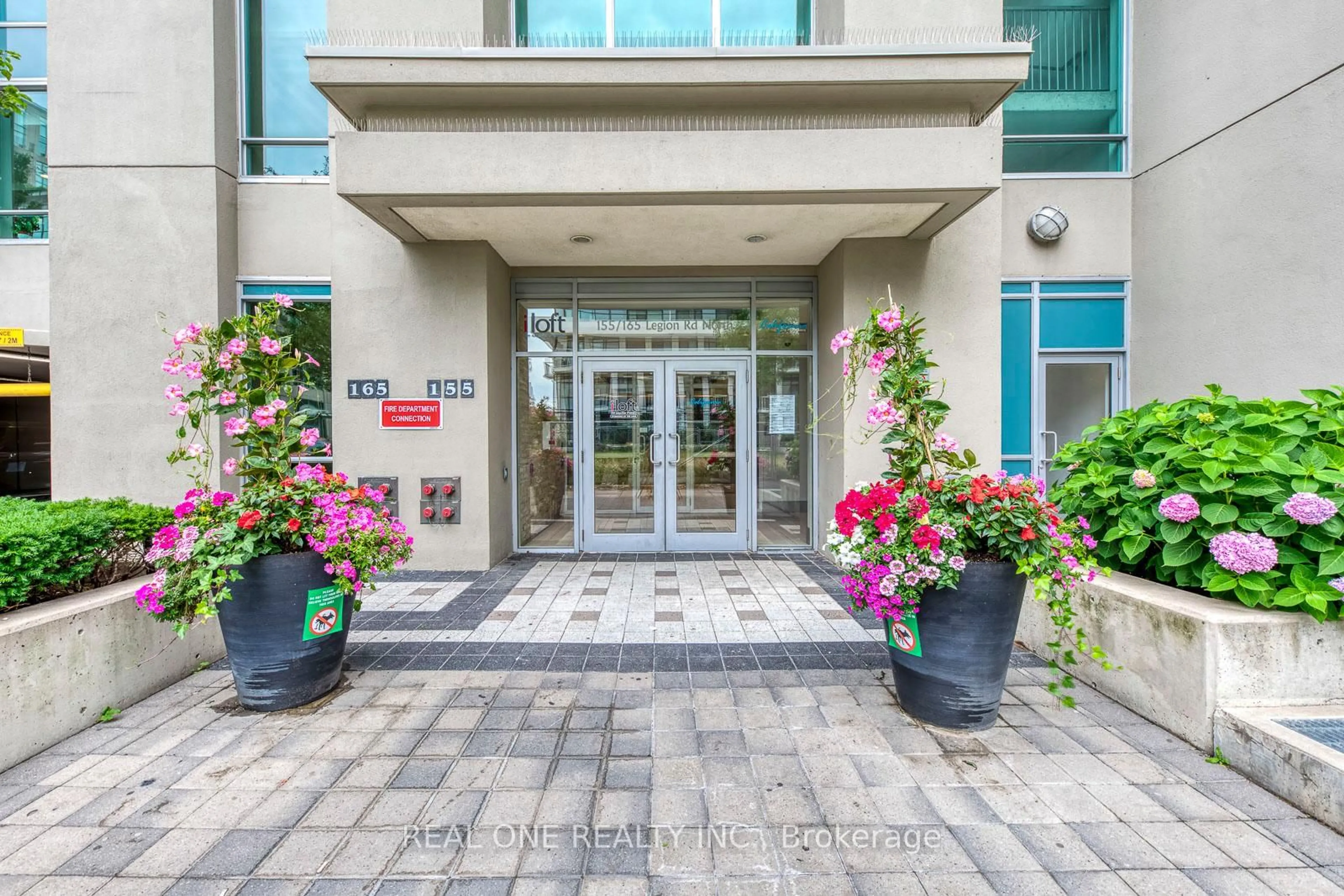 Indoor foyer for 155 Legion Rd #1414, Toronto Ontario M8Y 0A7