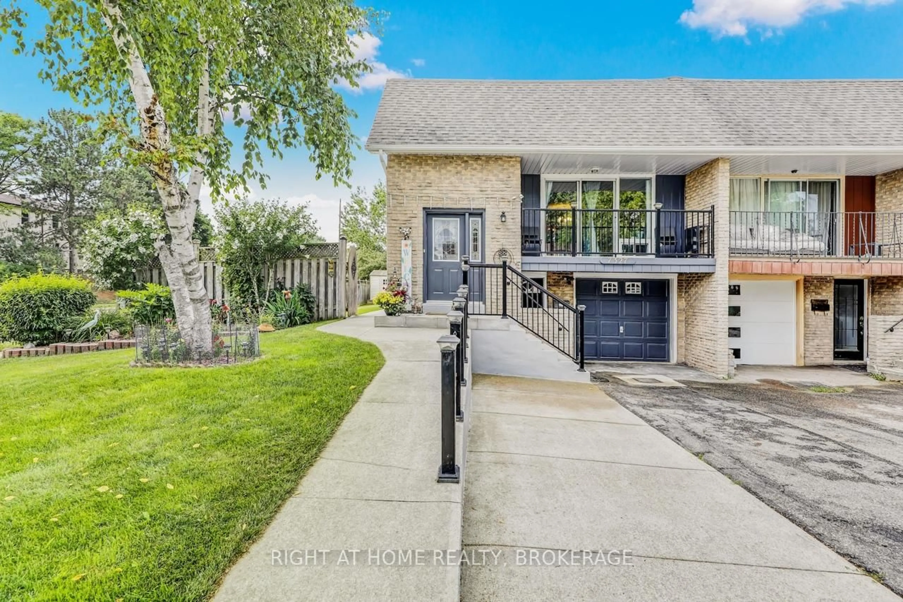 Home with brick exterior material, street for 7327 Joliette Cres, Mississauga Ontario L5N 1Z2