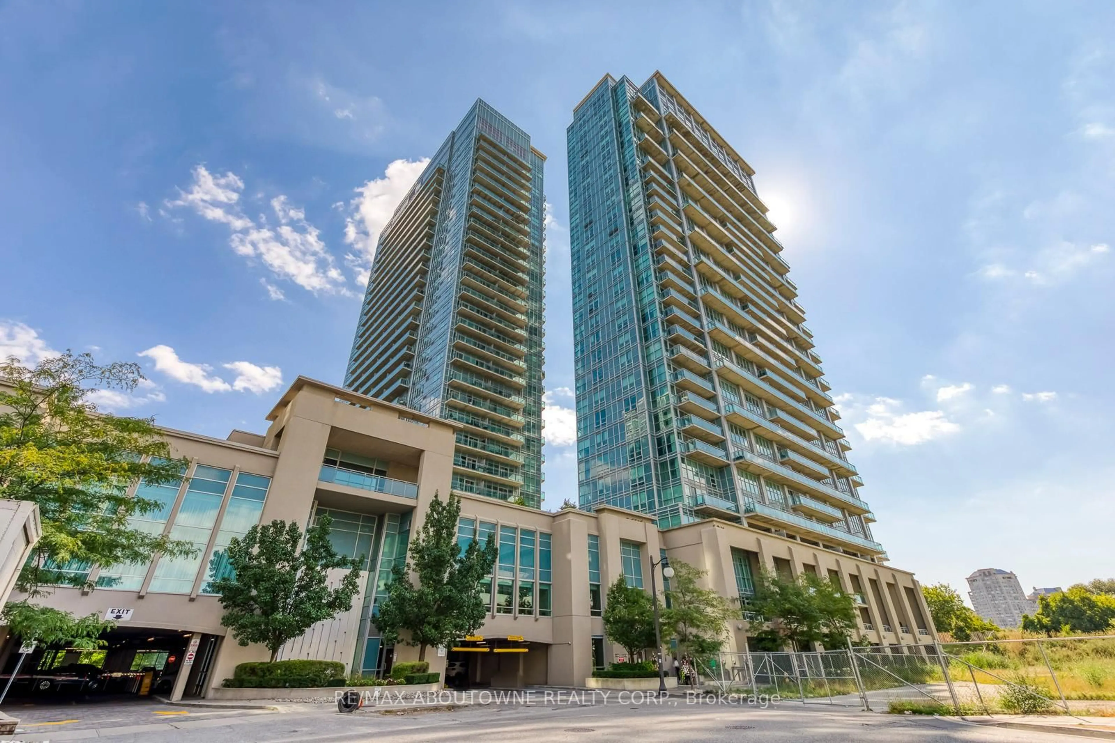 Unknown for 165 Legion Rd #2524, Toronto Ontario M8Y 0B3