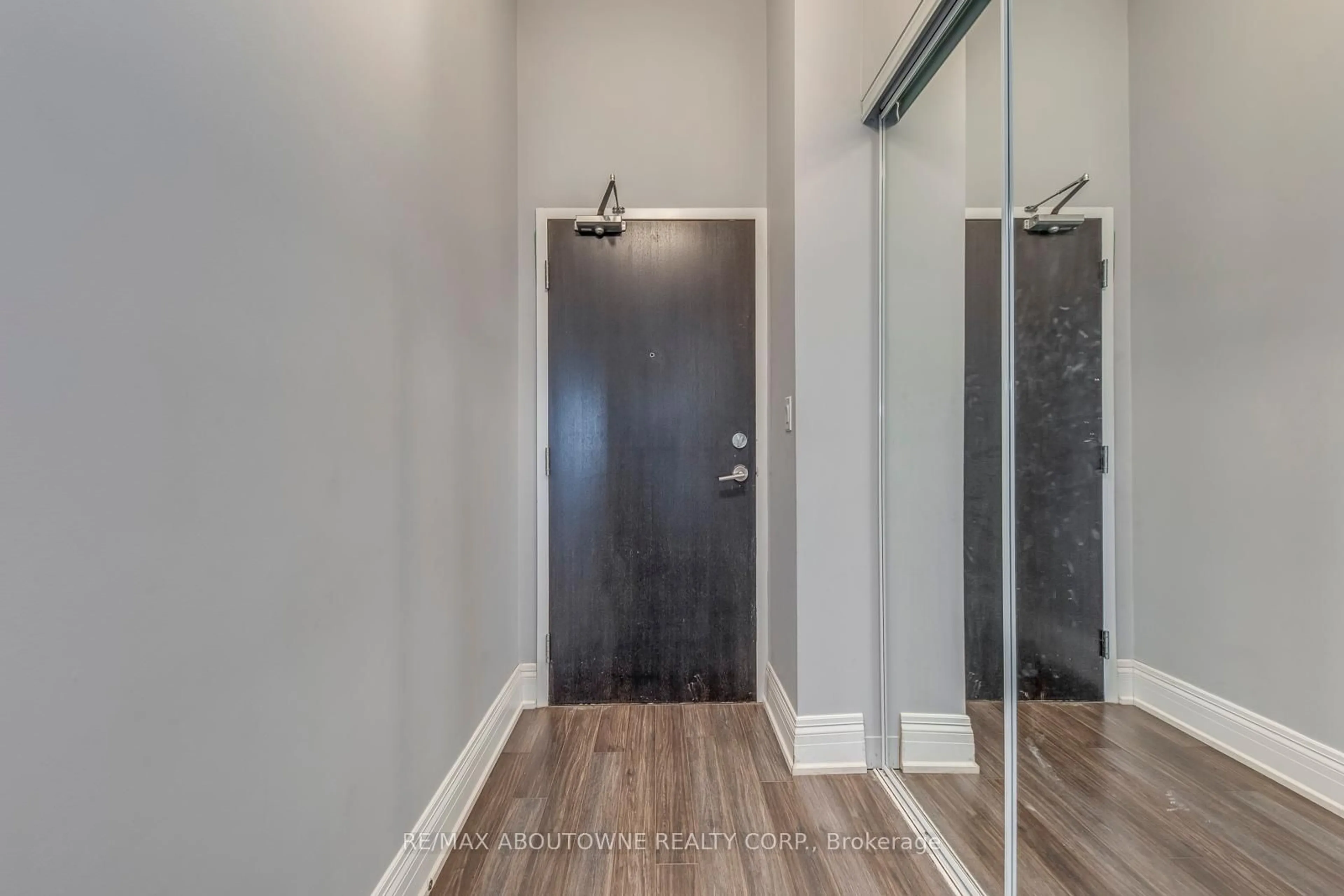Indoor entryway for 165 Legion Rd #2524, Toronto Ontario M8Y 0B3