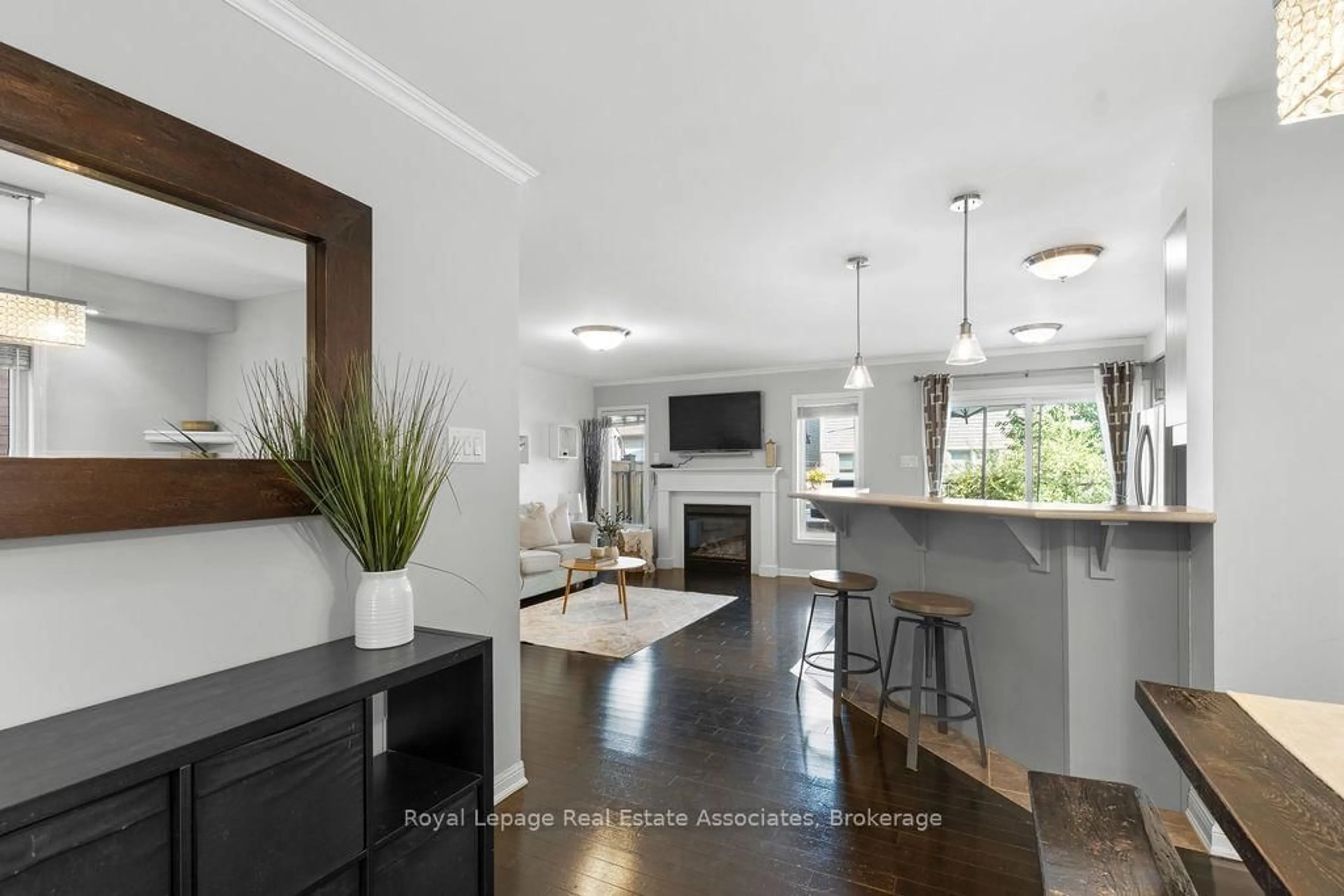 Open concept kitchen, unknown for 272 Woodley Cres, Milton Ontario L9T 8B8