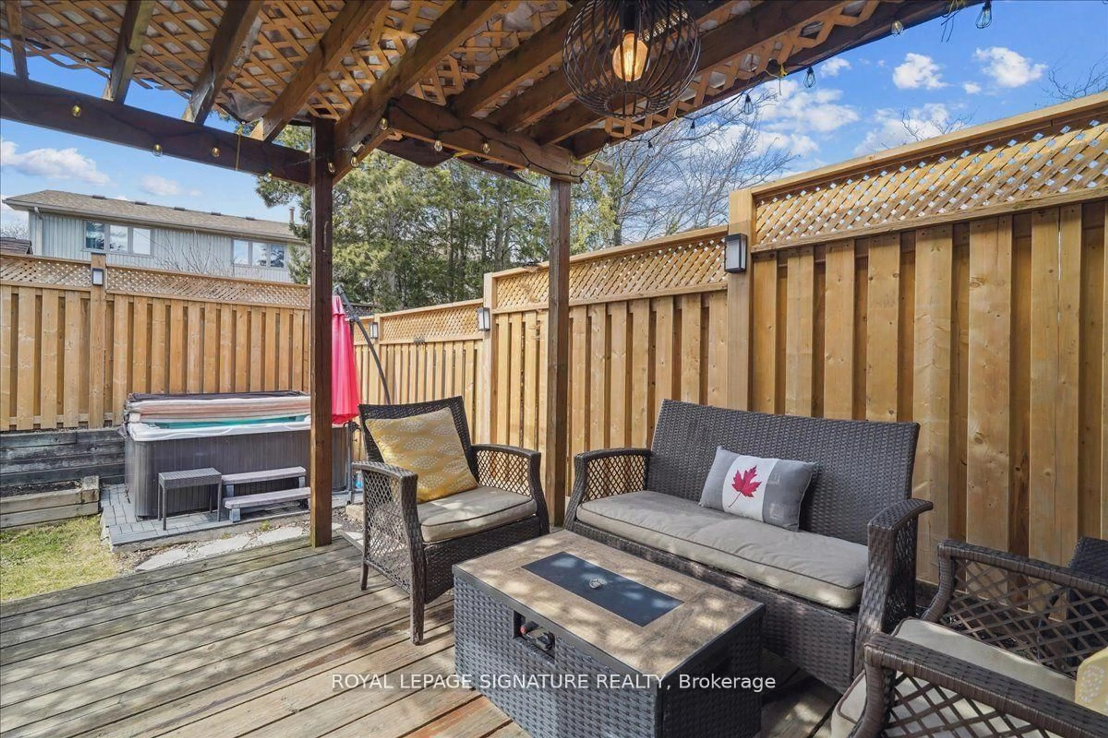 Patio, unknown for 2709 Romark Mews, Mississauga Ontario L5L 2Z4