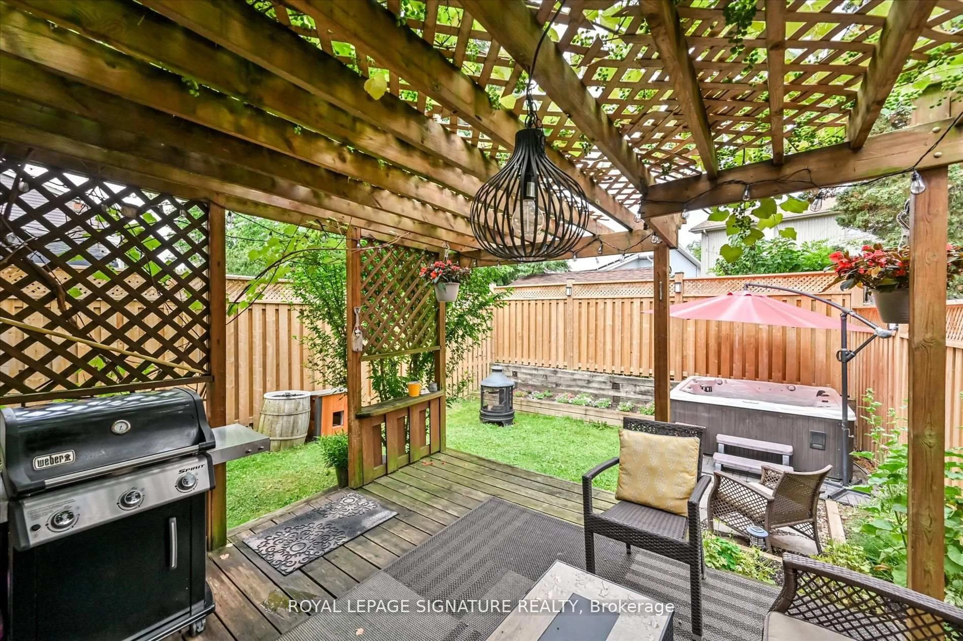 Patio, street for 2709 Romark Mews, Mississauga Ontario L5L 2Z4