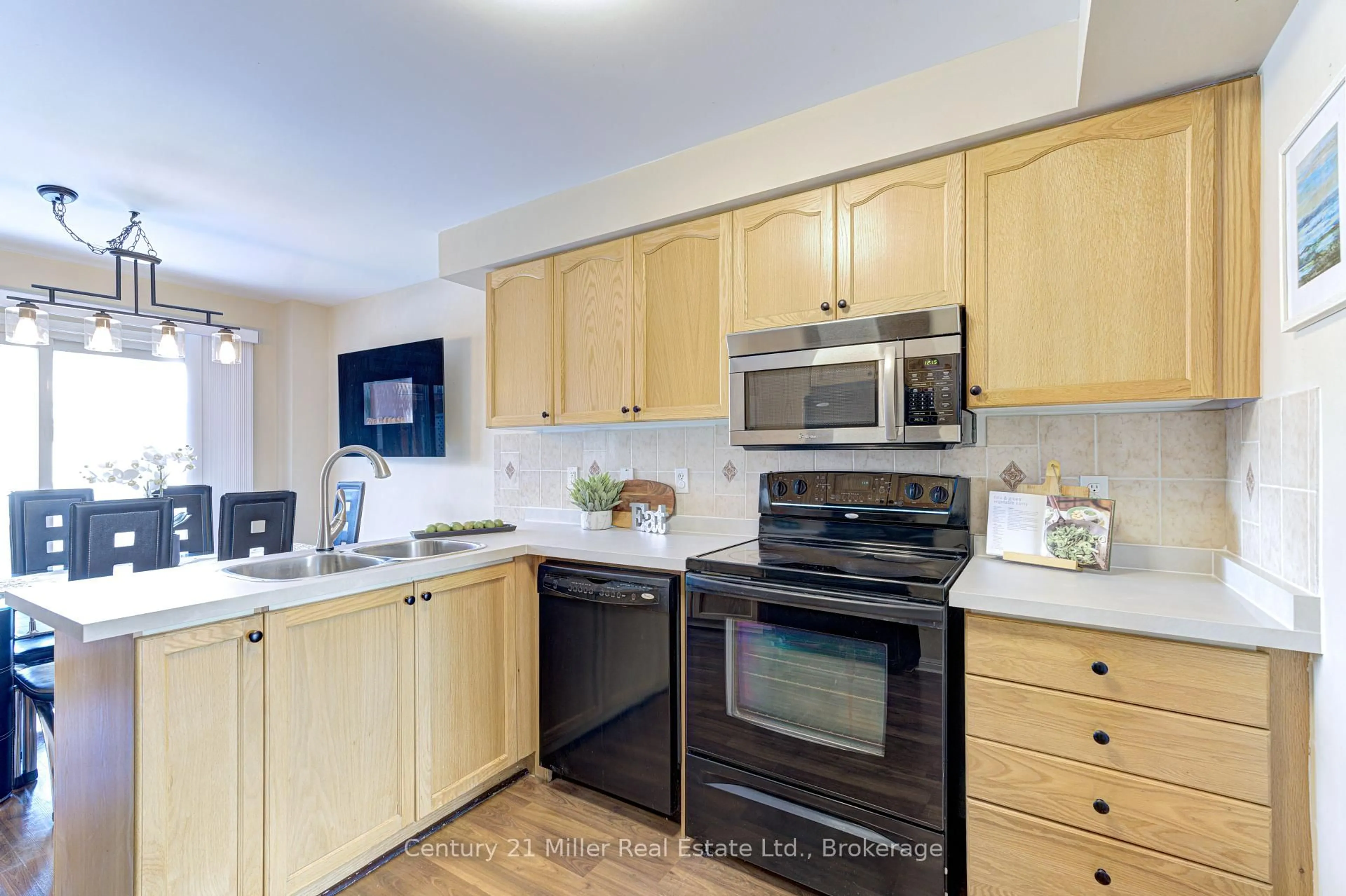 Standard kitchen, unknown for 3030 Breakwater Crt #16, Mississauga Ontario L5B 4N5