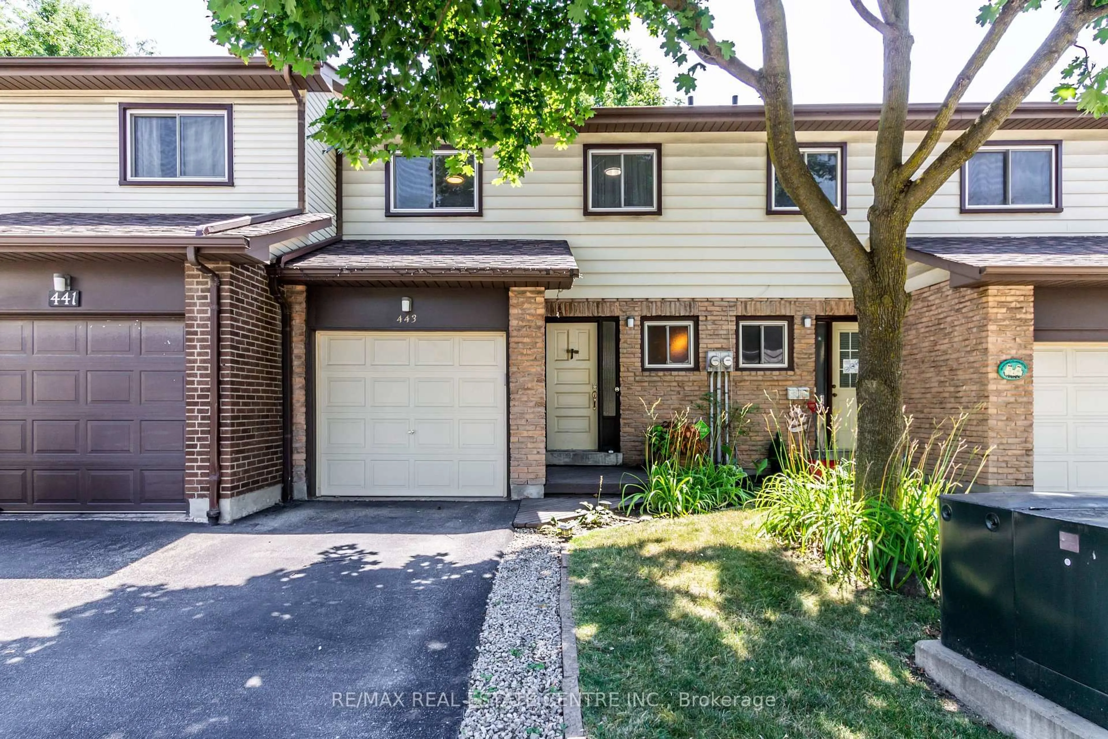 Unknown for 443 Ontario St, Milton Ontario L9T 3J4