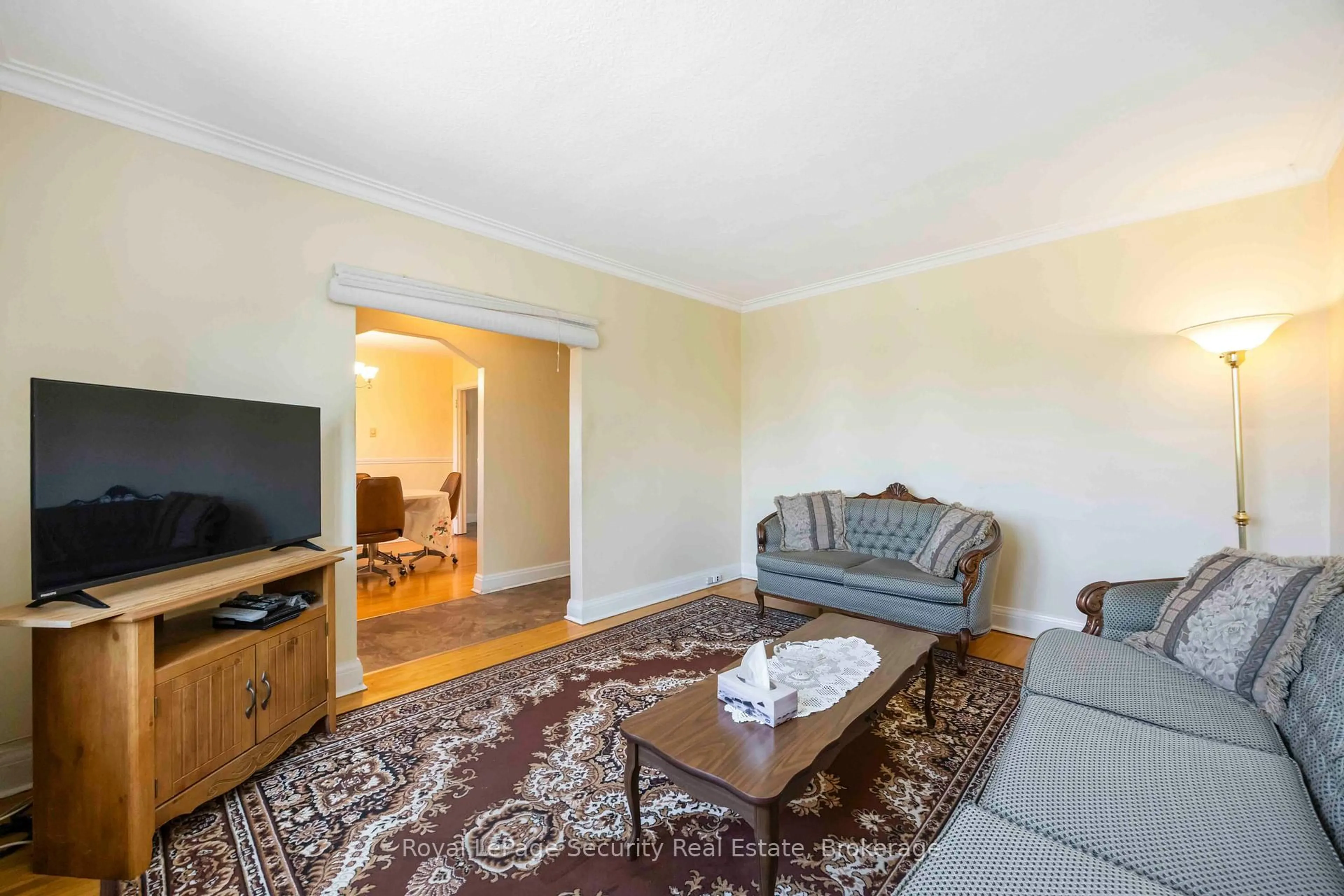 Living room with furniture, unknown for 405 Rustic Rd, Toronto Ontario M6L 1W8