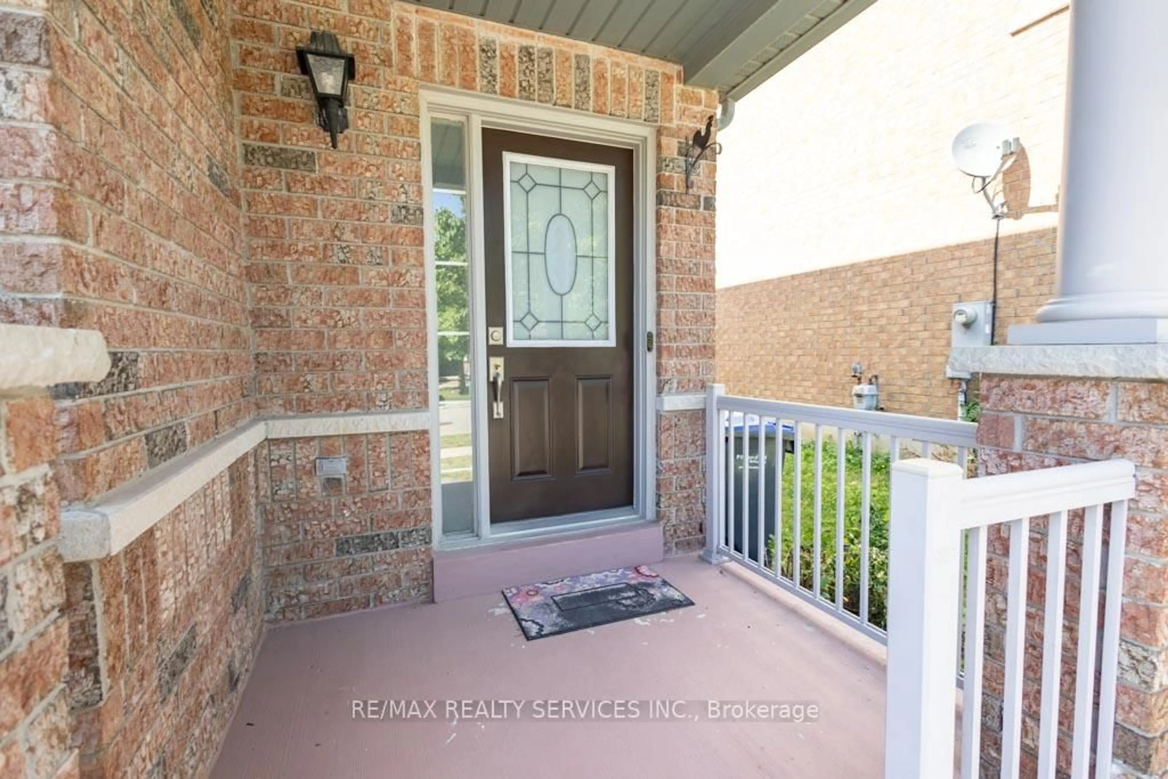 Indoor entryway for 5279 Palmetto Pl, Mississauga Ontario L5M 0C8