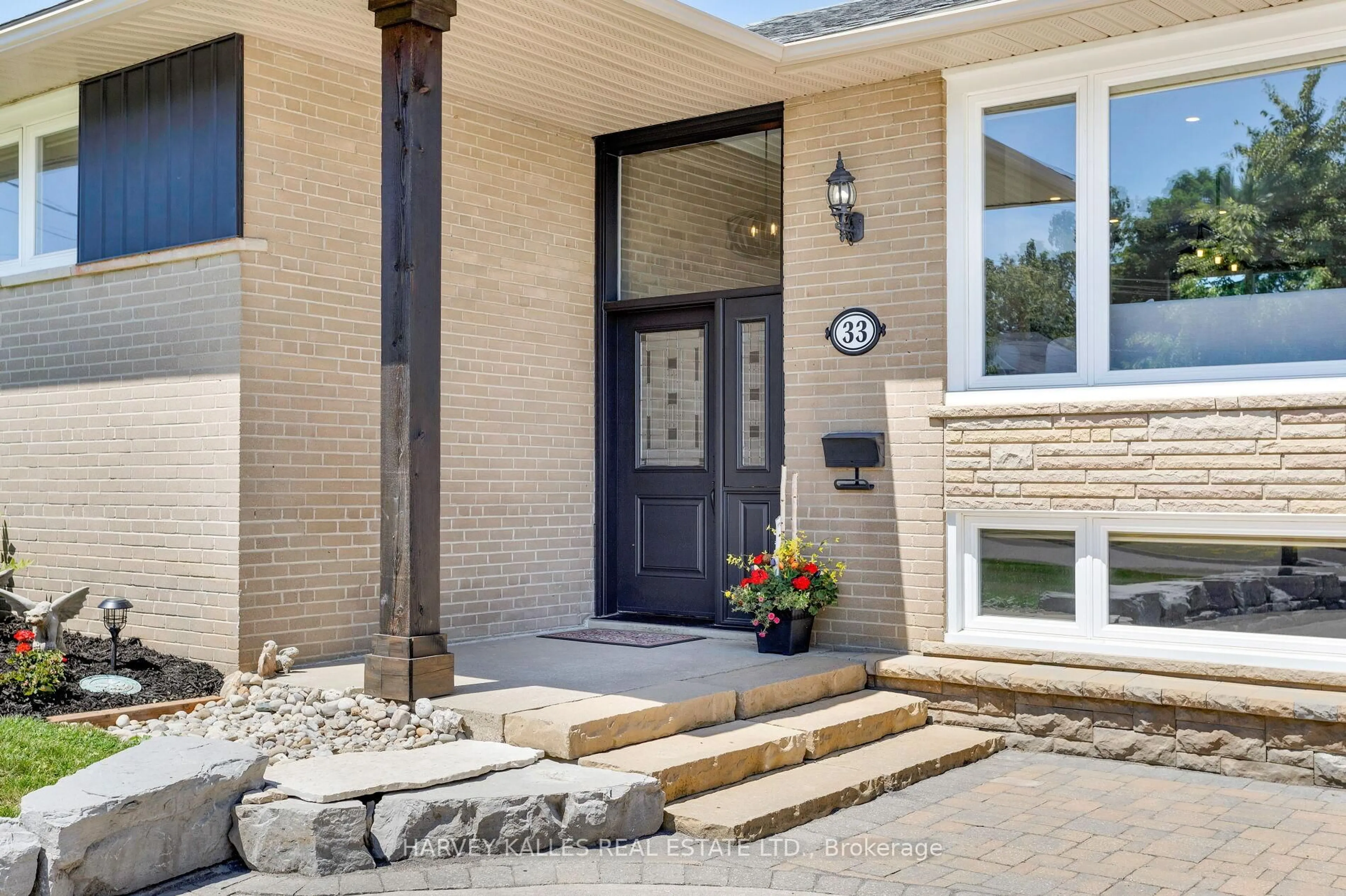 Unknown for 33 Stevens Cres, Halton Hills Ontario L7G 1B7