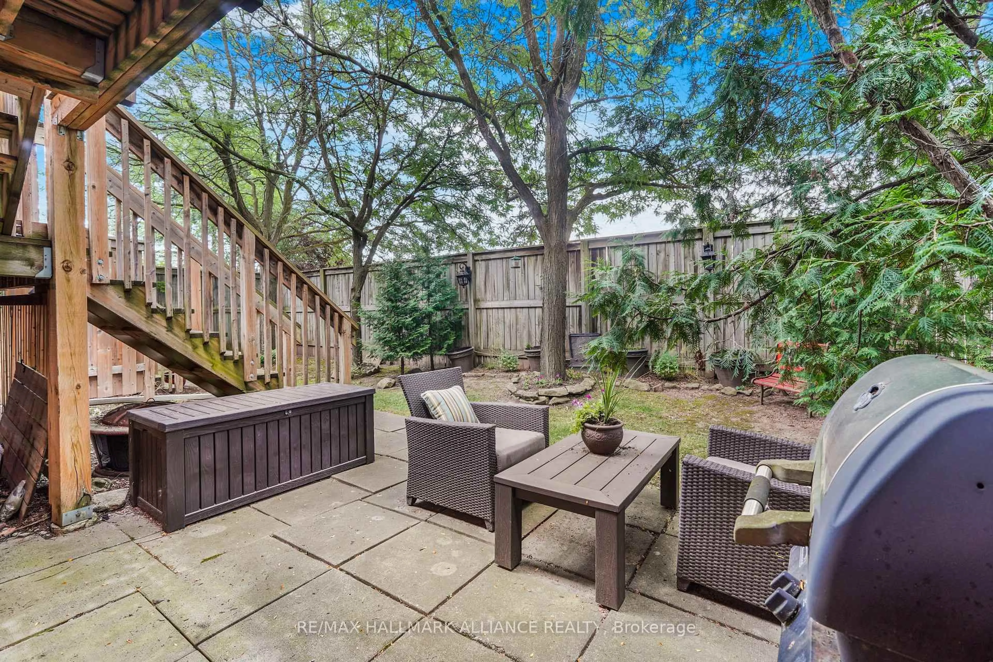Patio, street for 6859 Edenwood Dr #25, Mississauga Ontario L5N 5Z8