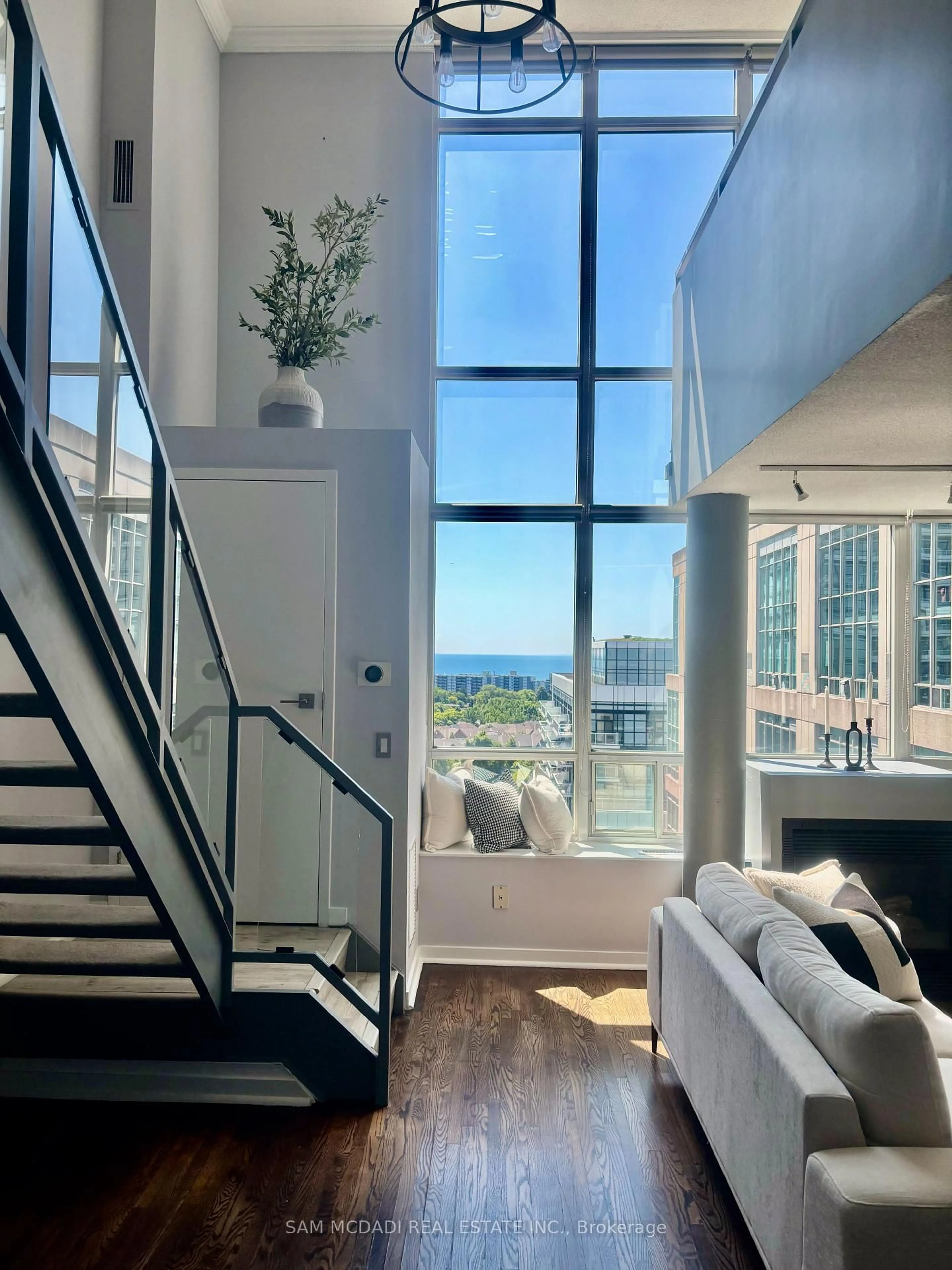 Indoor entryway for 250 Manitoba St #PH837, Toronto Ontario M8Y 4G8