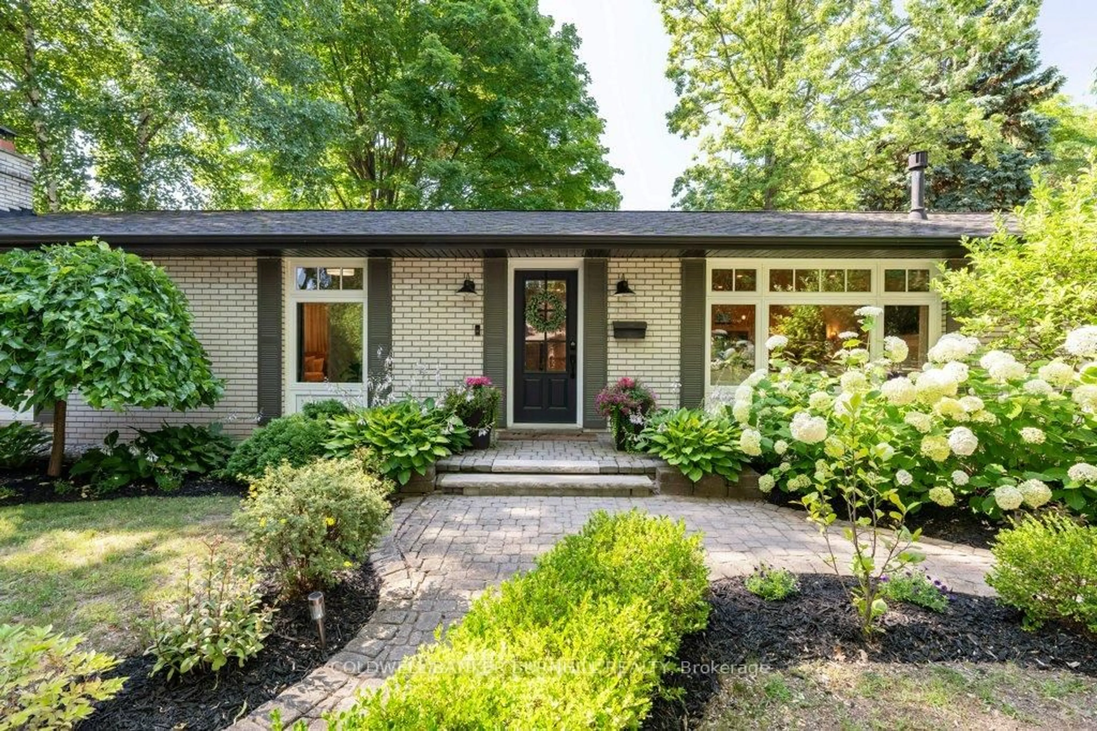 Home with brick exterior material, street for 380 ABBOTT Rd, Burlington Ontario L7N 1Z3