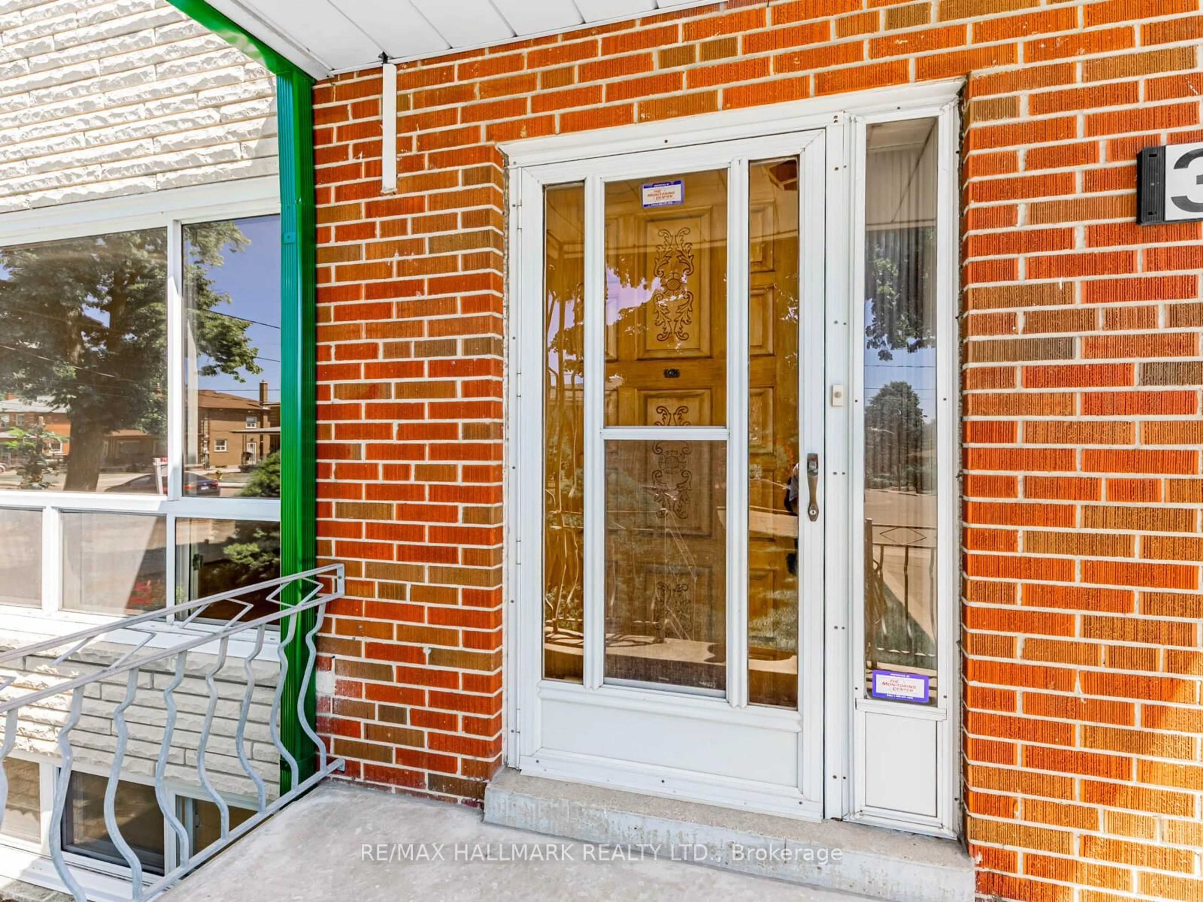 Home with brick exterior material, street for 31 Woodenhill Crt, Toronto Ontario M6M 1K8