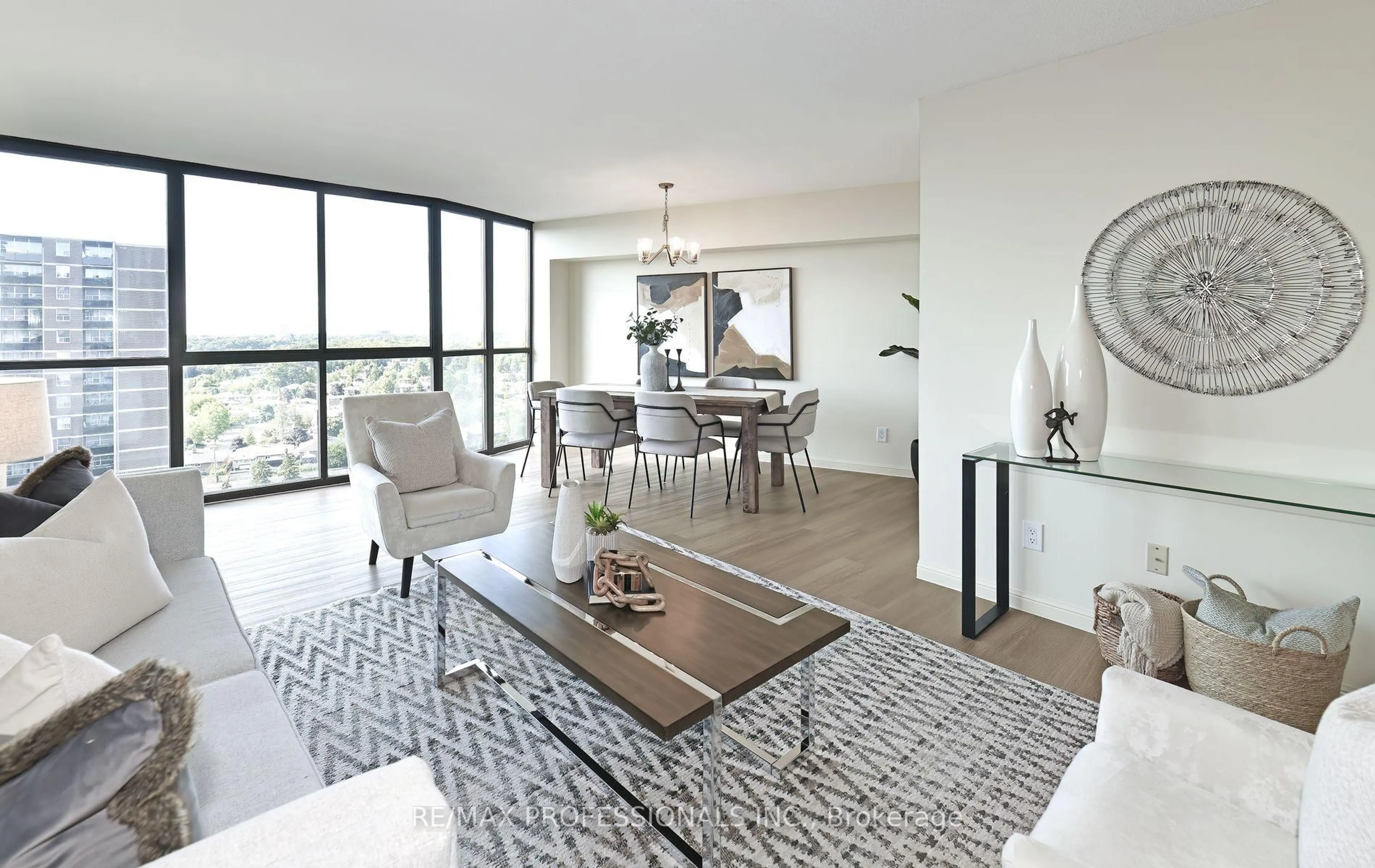 Living room with furniture, unknown for 40 Richview Rd #1605, Toronto Ontario M9A 5C1