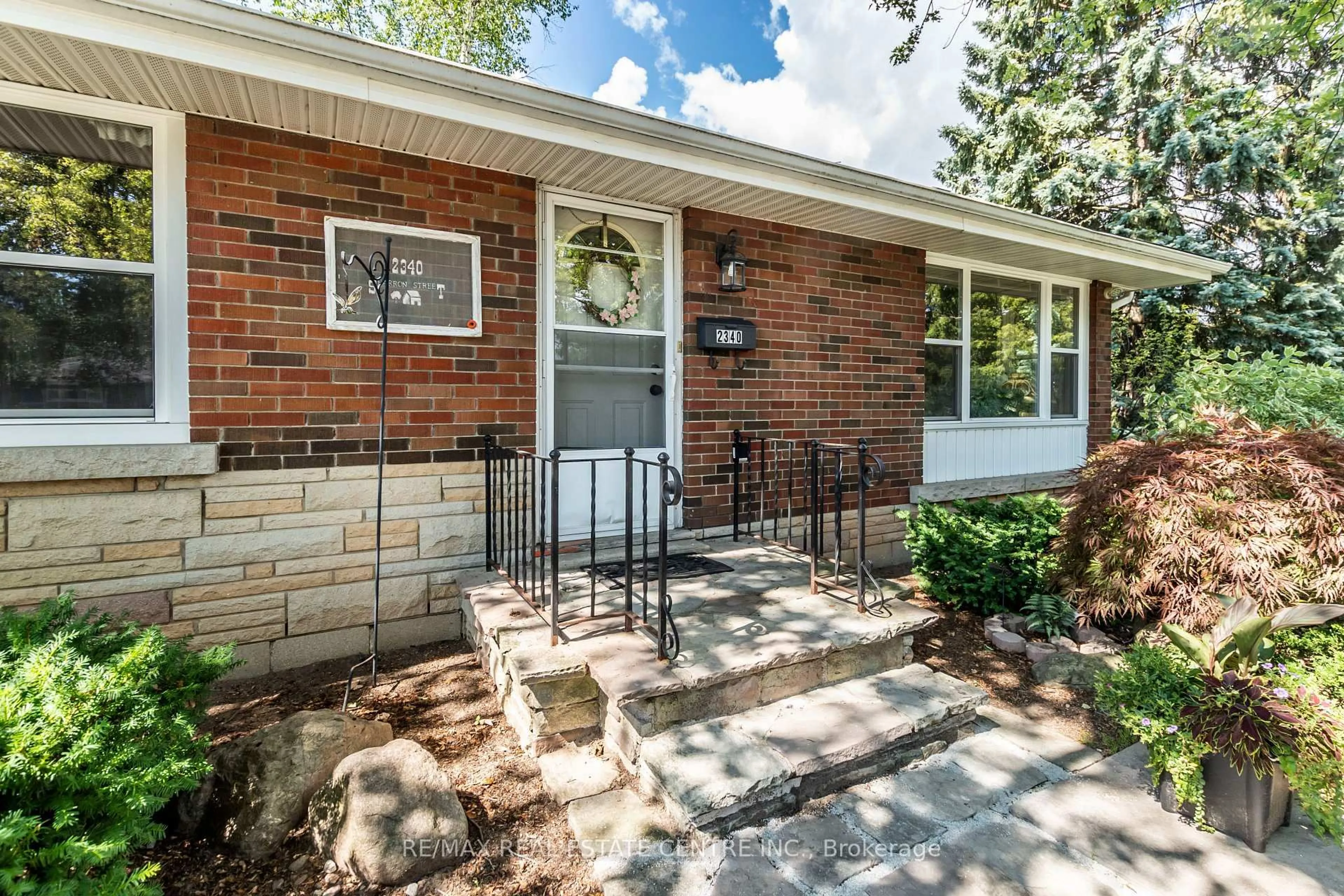 Home with brick exterior material, street for 2340 Sharron St, Burlington Ontario L7R 1W7