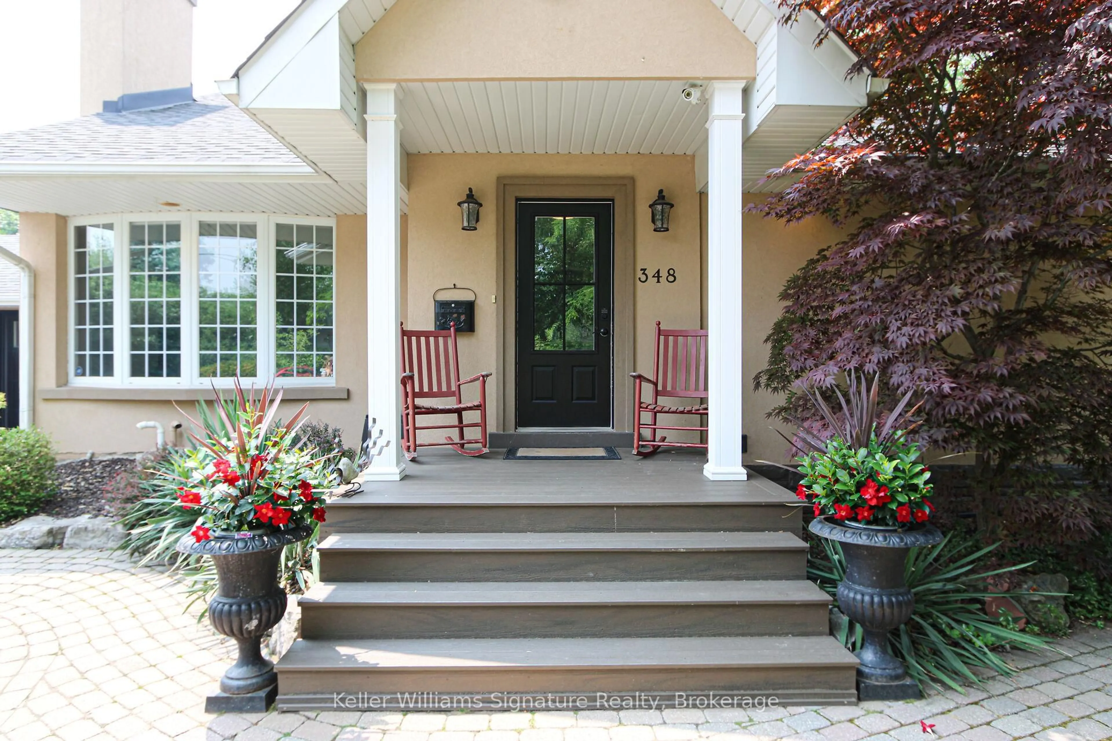 Indoor entryway for 348 Sandhurst Dr, Oakville Ontario L6L 3Y6