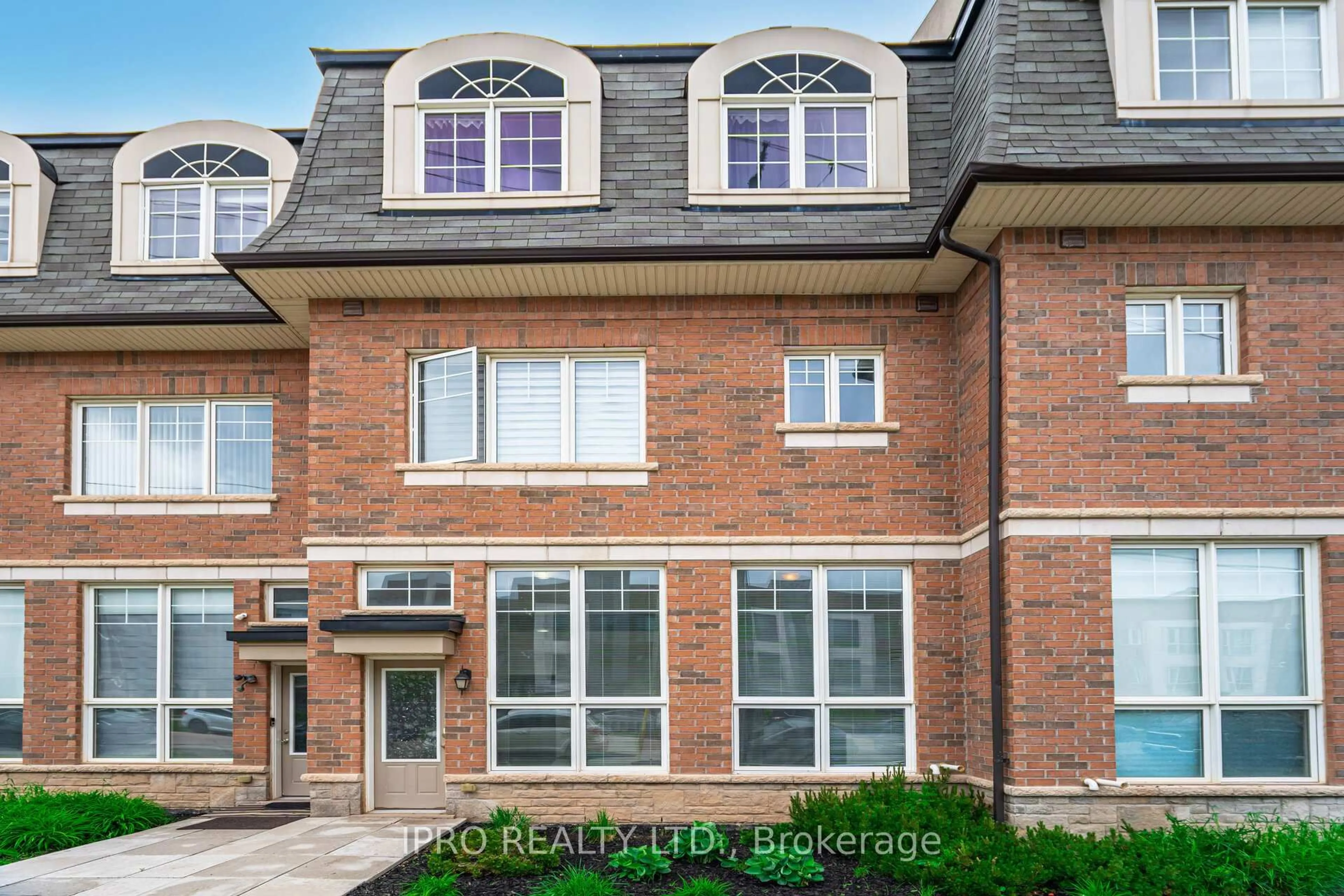 Home with brick exterior material, street for 2420 Baronwood Dr #4301, Oakville Ontario L6M 0X6
