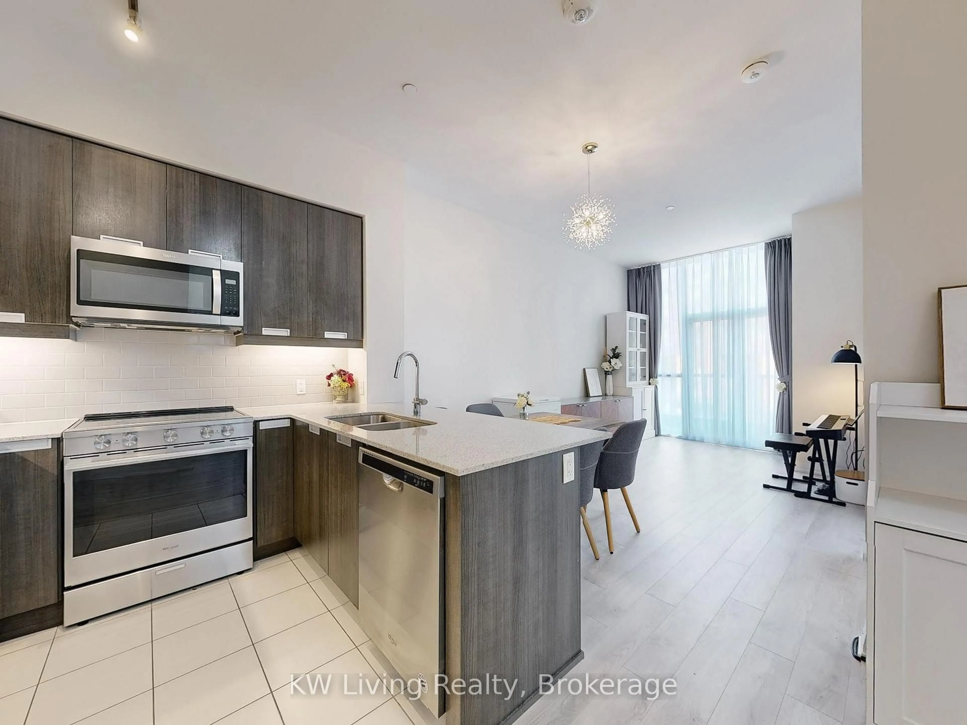 Open concept kitchen, unknown for 65 Watergarden Dr #104, Mississauga Ontario L5R 0G9