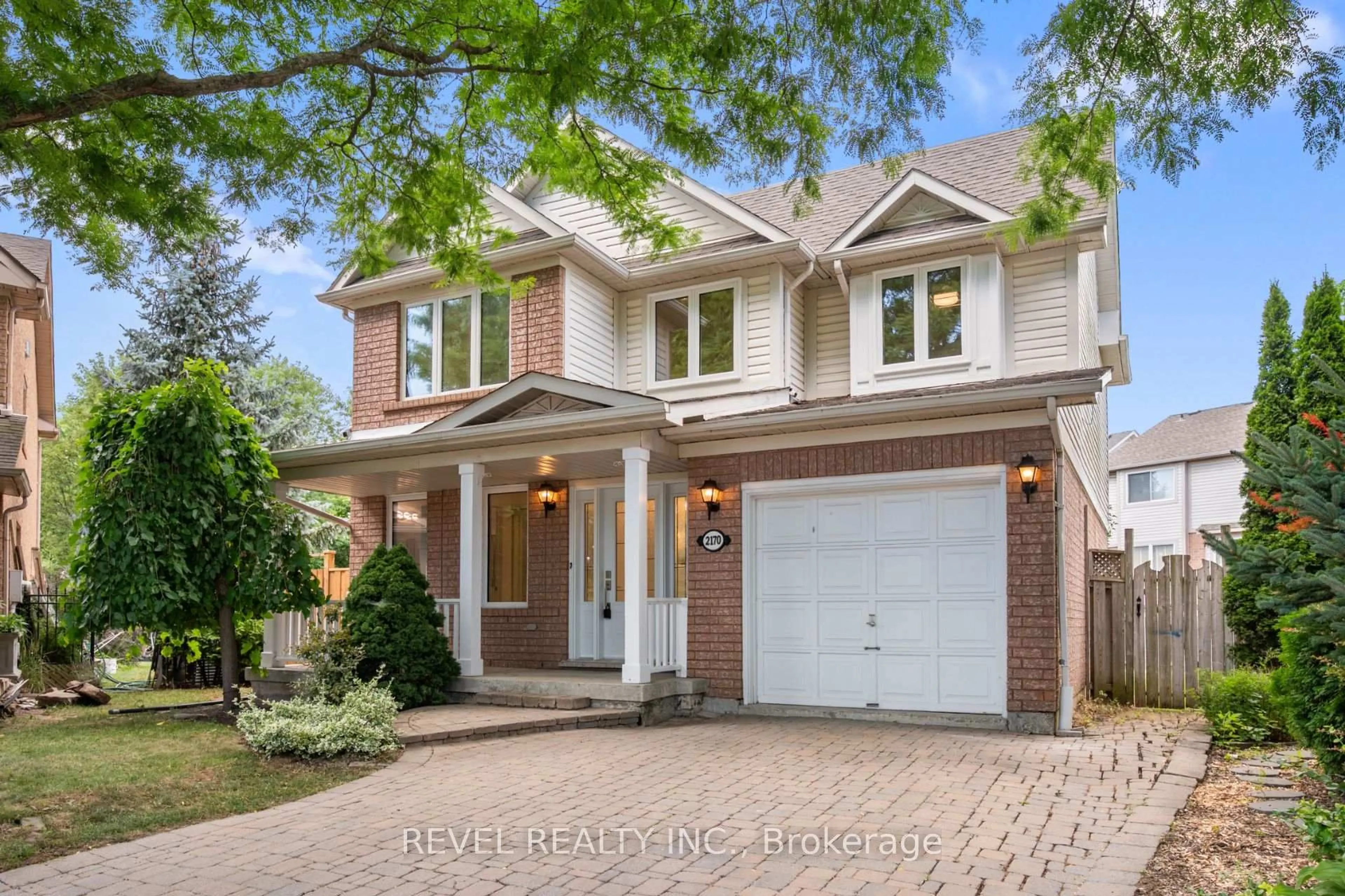 Home with brick exterior material, street for 2170 Birchleaf Lane, Burlington Ontario L7L 6G8