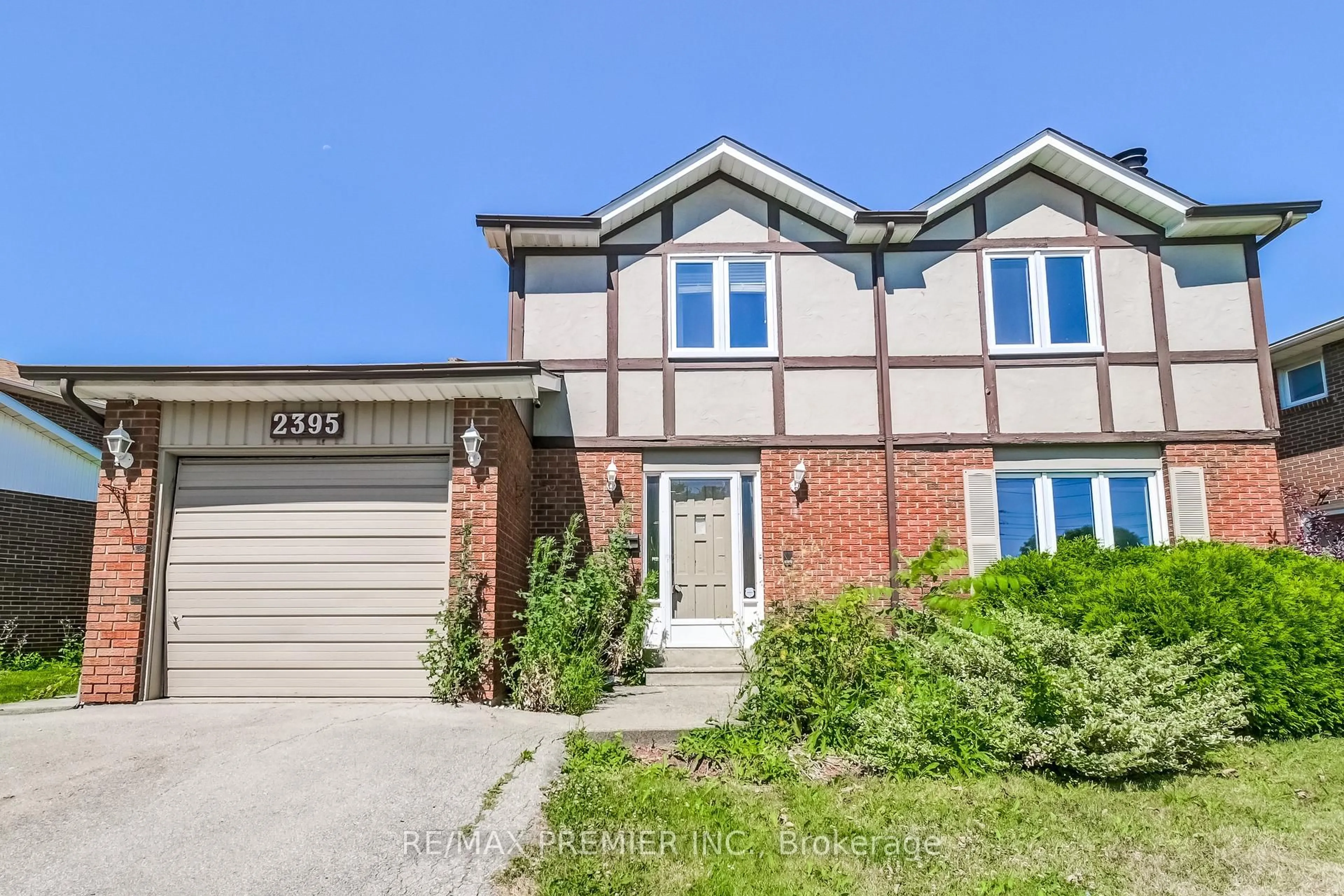 Home with brick exterior material, street for 2395 Benedet Dr, Mississauga Ontario L5J 4H5