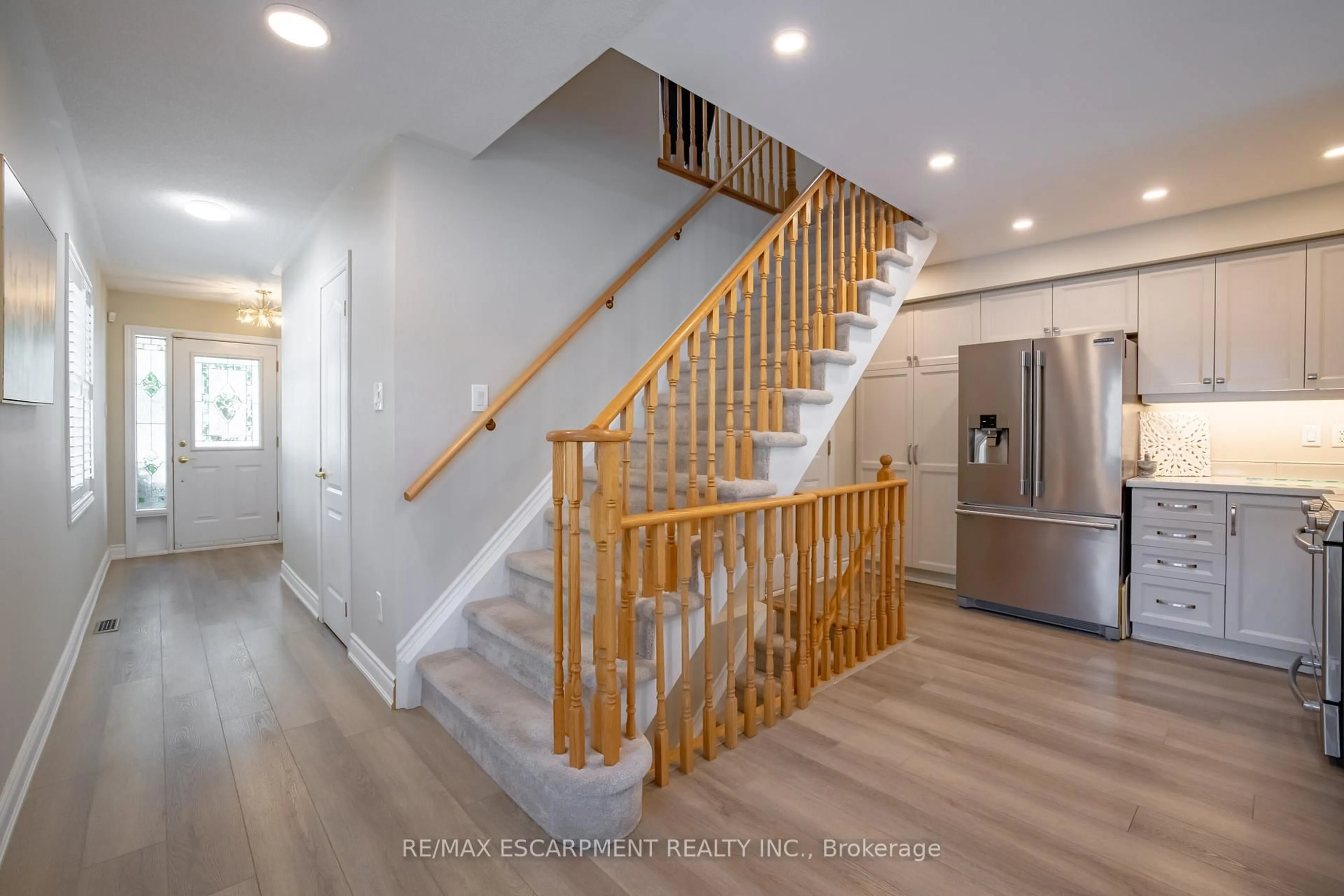 Stairs for 1050 Grand Blvd #11, Oakville Ontario L6H 2S5