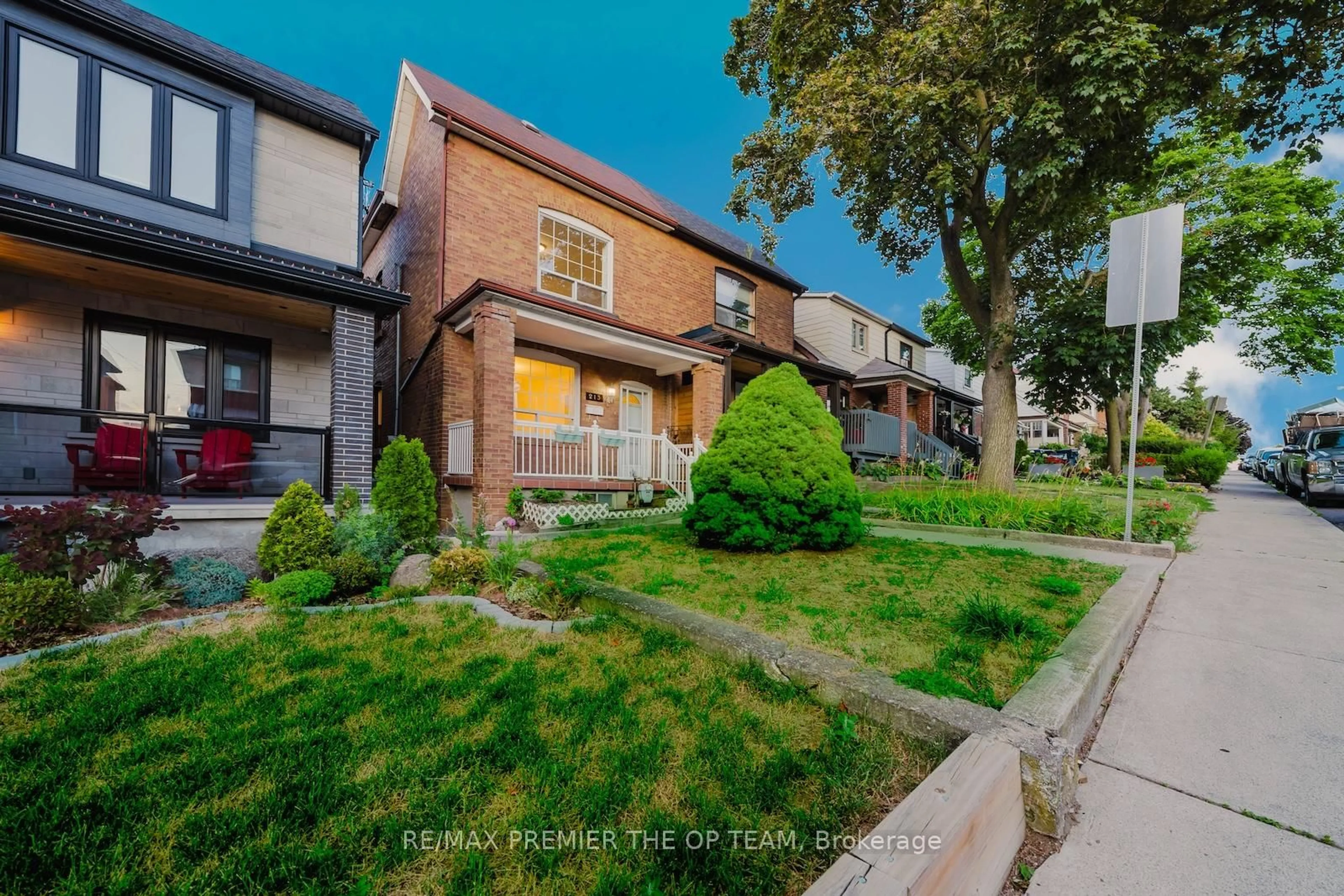 A pic from outside/outdoor area/front of a property/back of a property/a pic from drone, street for 213 Gilbert Ave, Toronto Ontario M6E 4W6