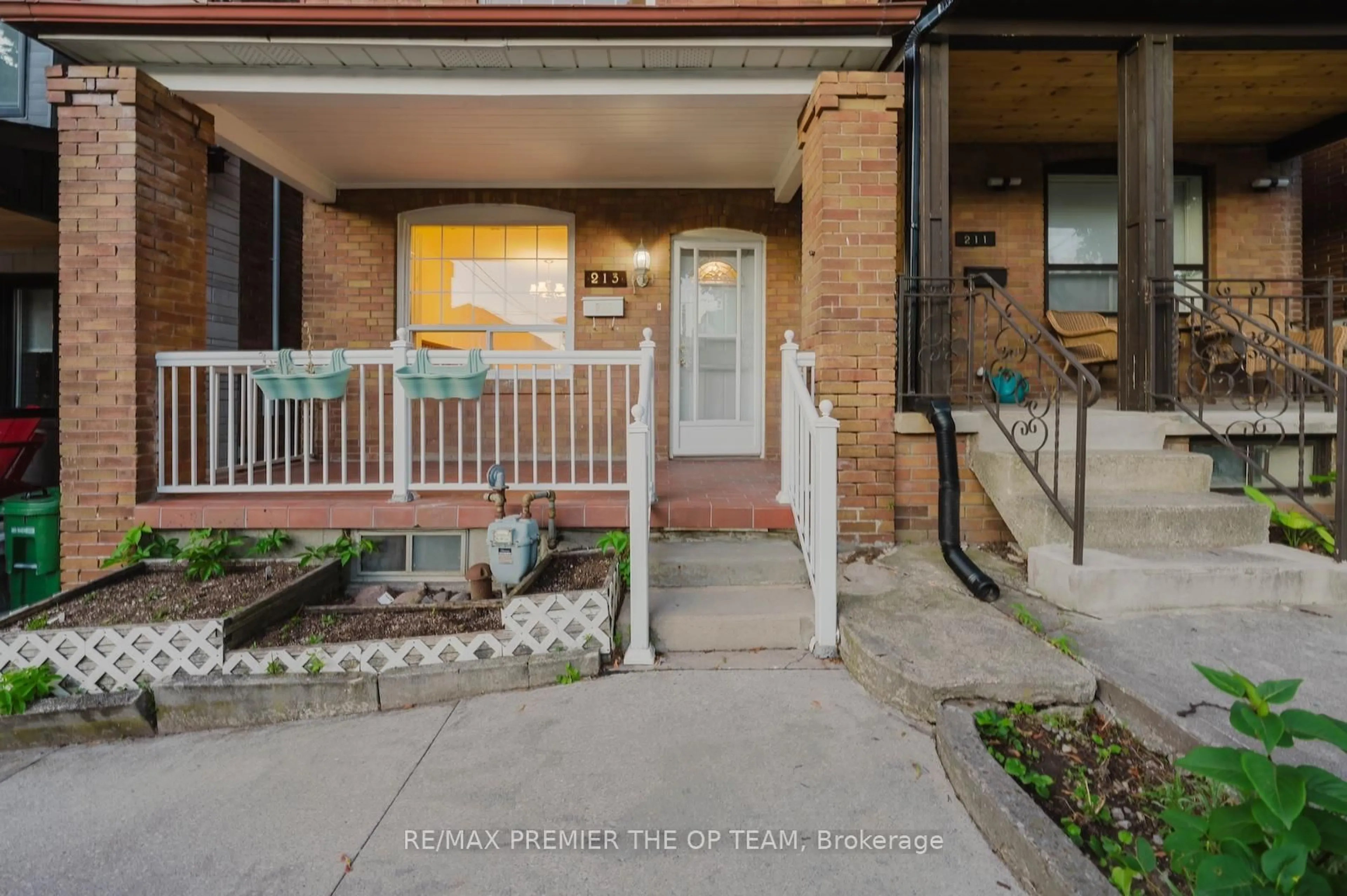 Patio, street for 213 Gilbert Ave, Toronto Ontario M6E 4W6