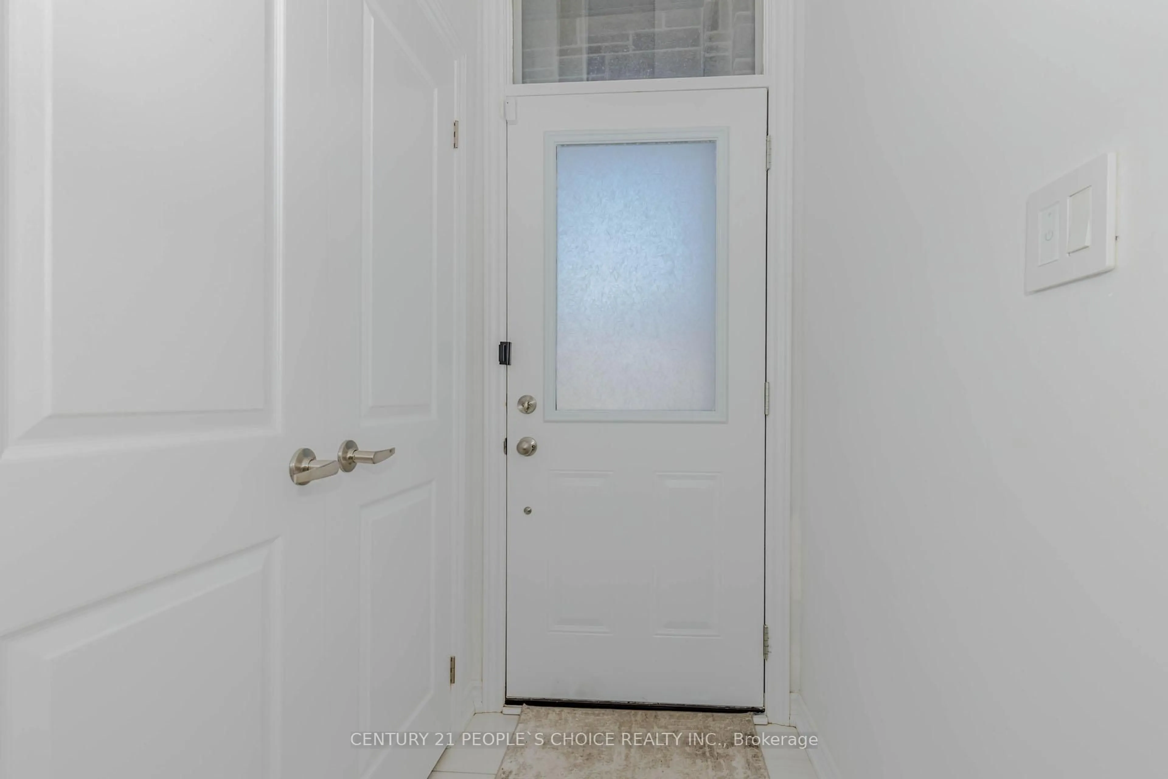 Indoor entryway for 11 Flaibano St, Brampton Ontario L6Z 0J7
