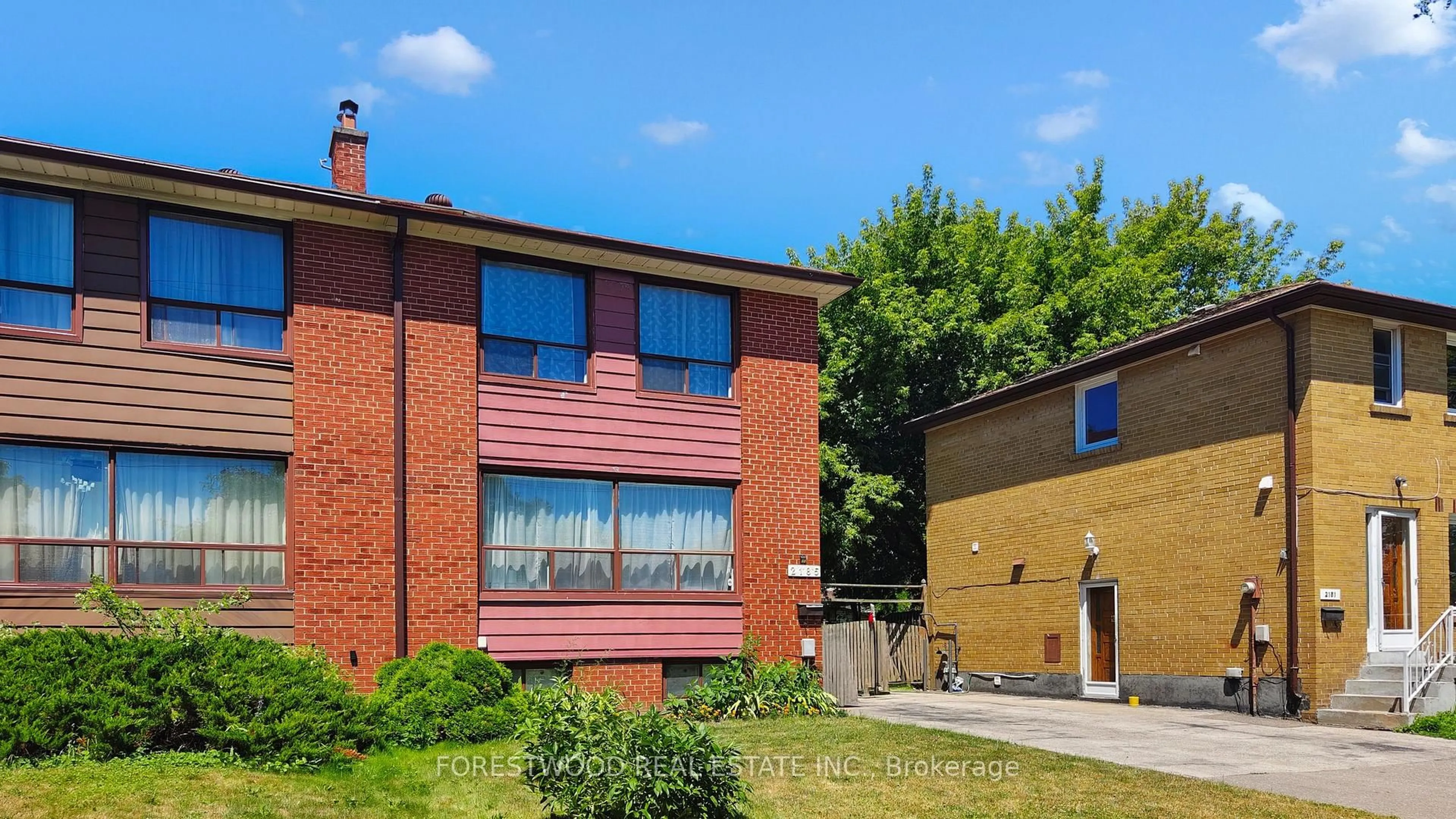 Home with brick exterior material, street for 2185 Wiseman Crt, Mississauga Ontario L5J 1P3