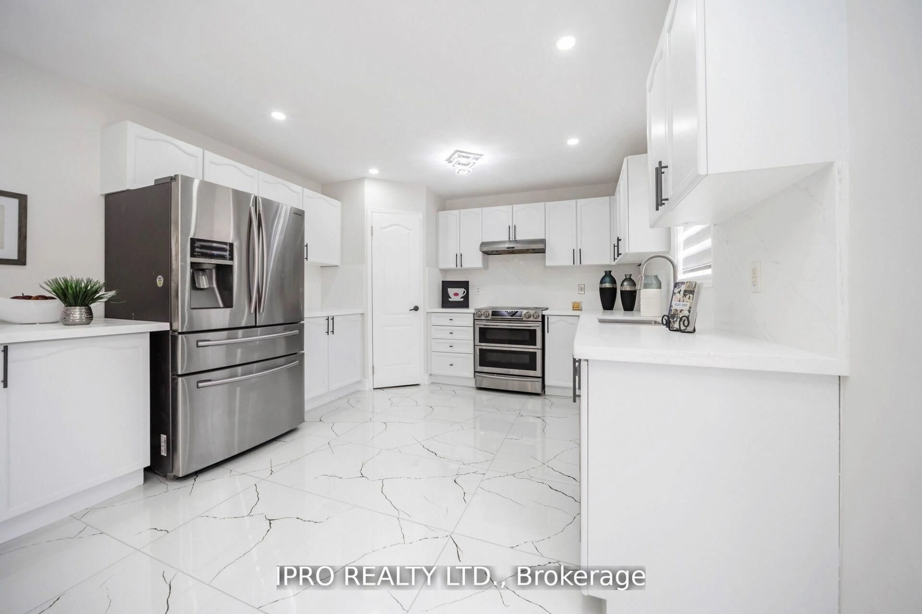 Contemporary kitchen, ceramic/tile floor for 21 Sandway Dr, Brampton Ontario L7A 2T9