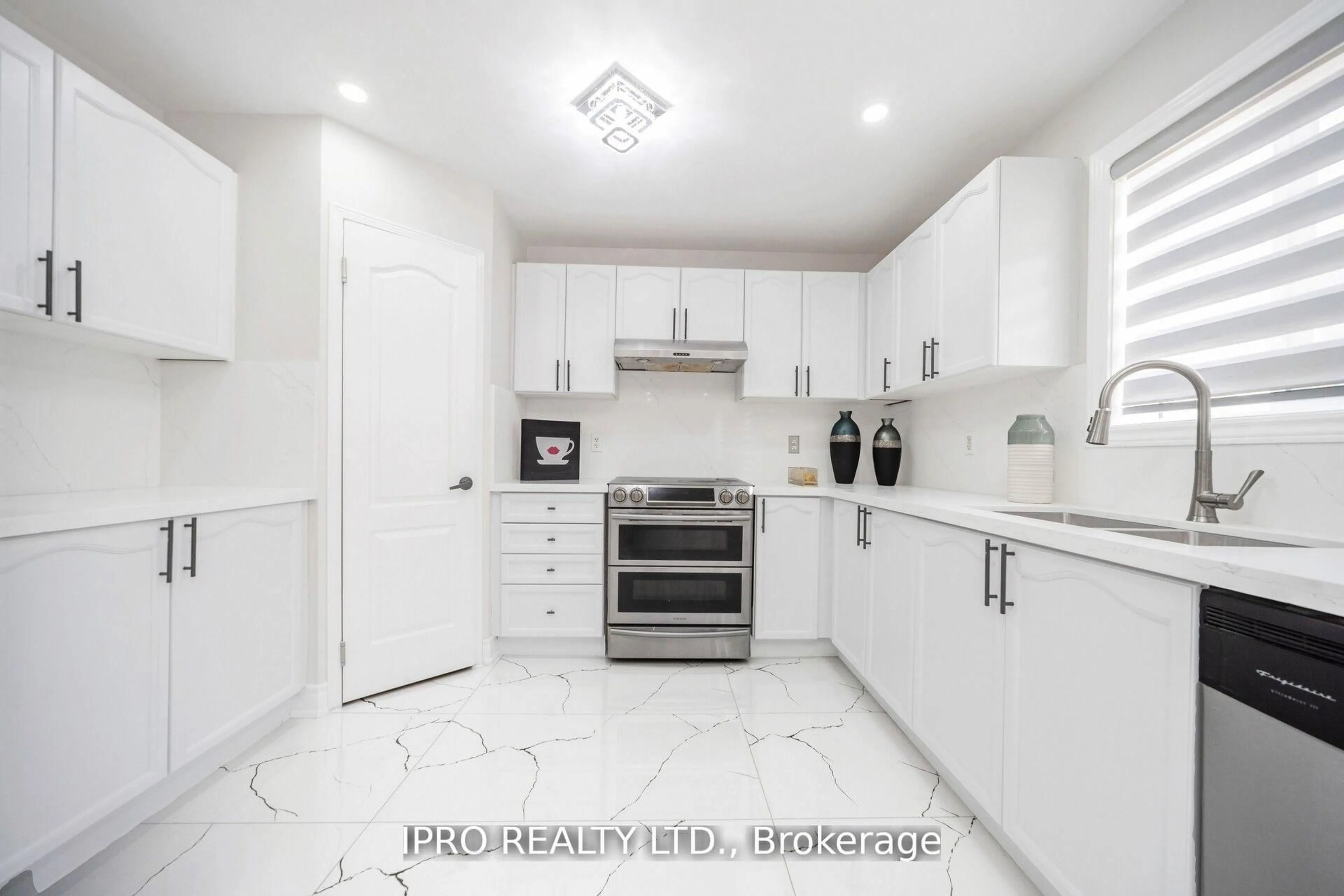 Unknown for 21 Sandway Dr, Brampton Ontario L7A 2T9