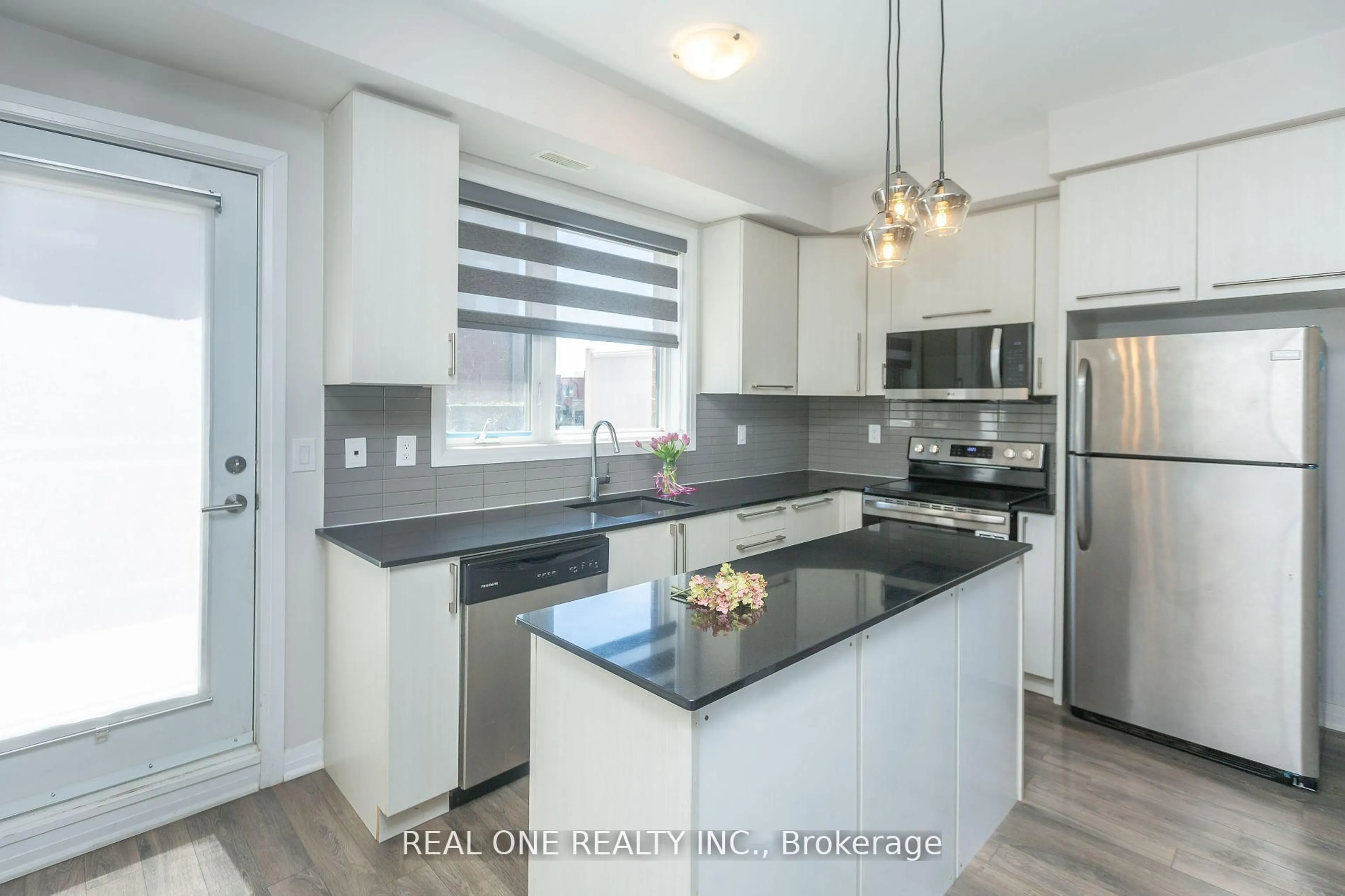 Open concept kitchen, unknown for 203 Downsview Park Blvd, Toronto Ontario M3K 0C8