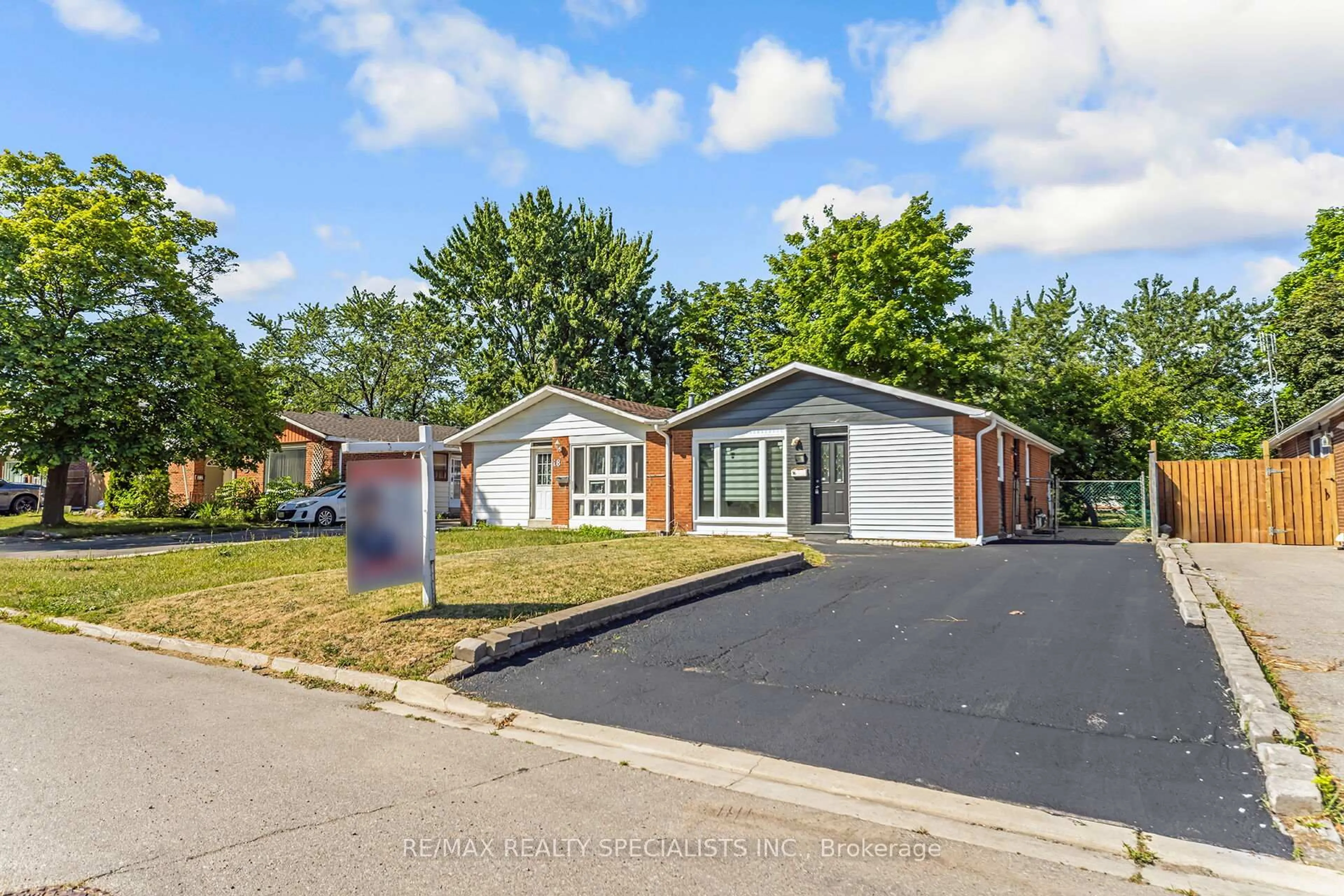 Home with brick exterior material, street for 16 Drake Blvd, Brampton Ontario L6T 3K9