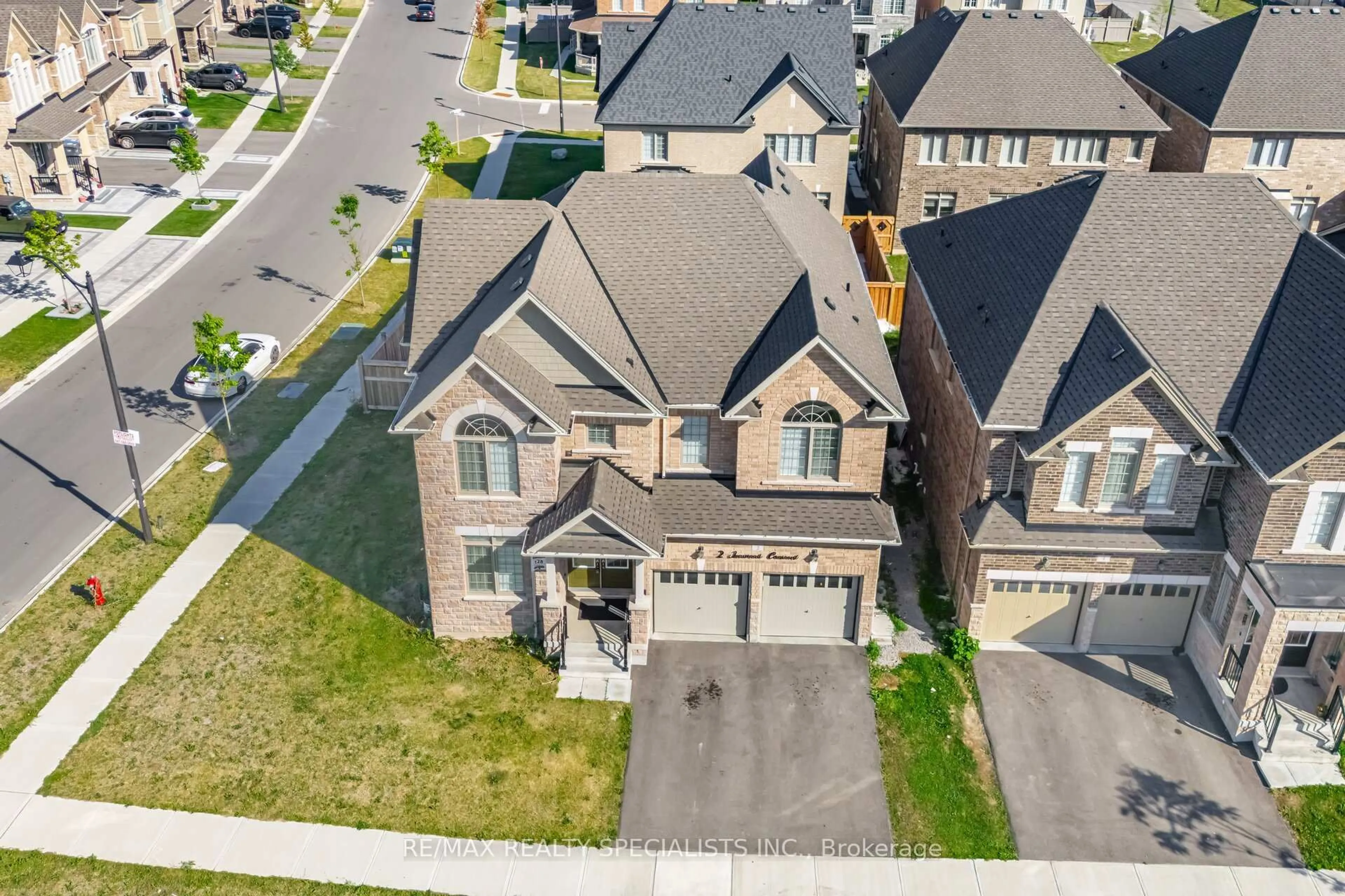 A pic from outside/outdoor area/front of a property/back of a property/a pic from drone, street for 2 Jenwood Cres, Brampton Ontario L6R 4C6