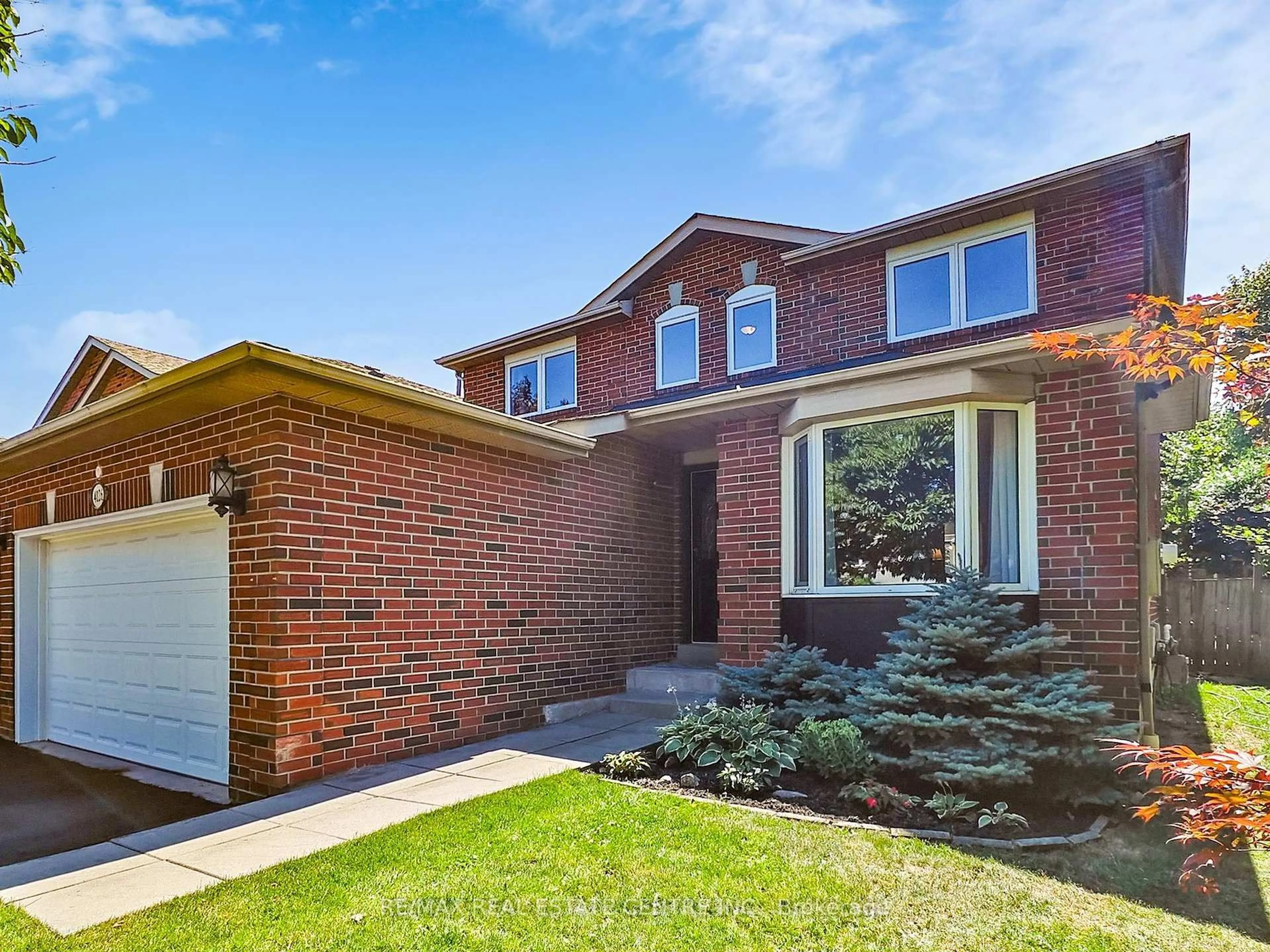 Home with brick exterior material, street for 4026 Renfrew Cres, Mississauga Ontario L5L 4J2