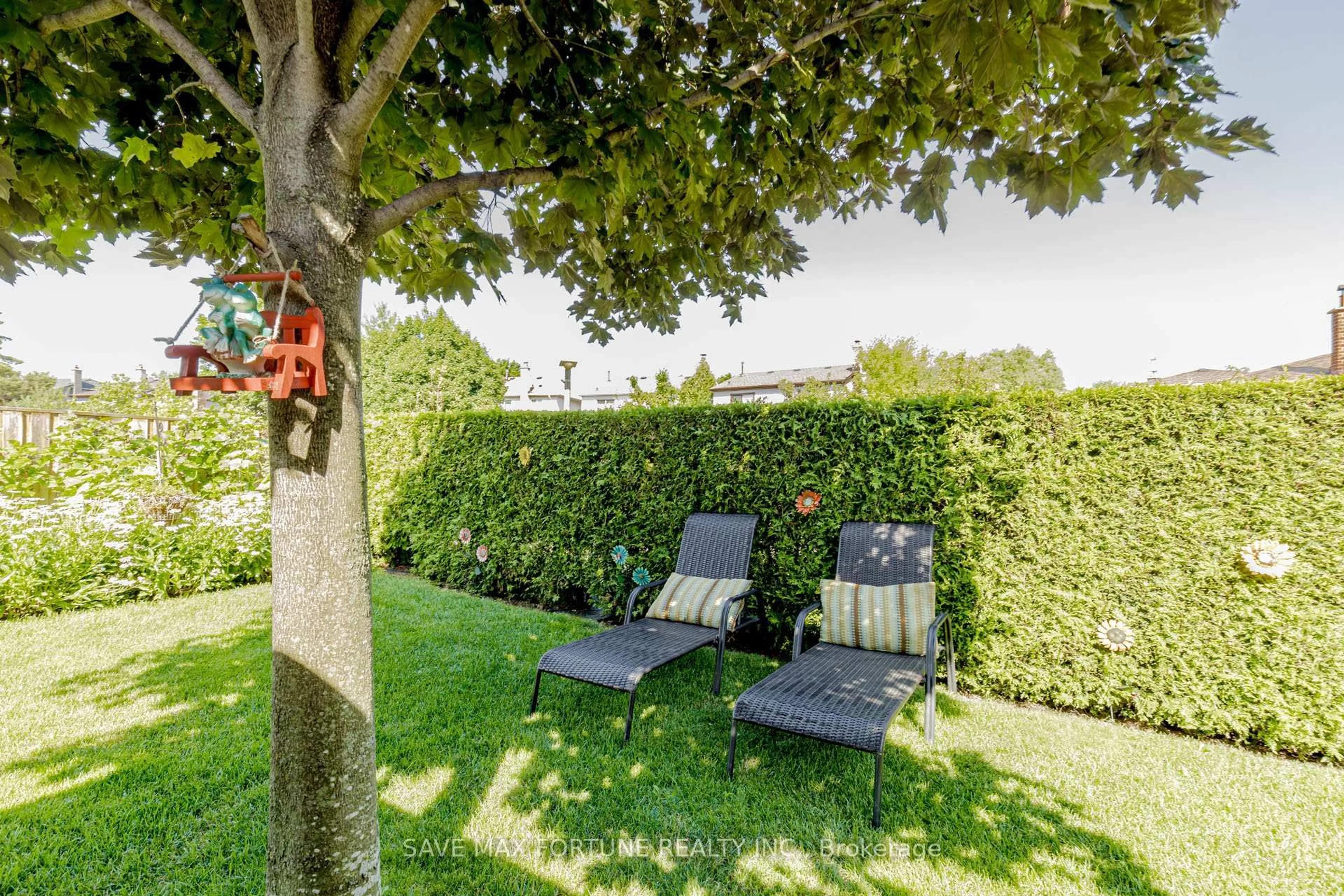 Patio, street for 39 Leander St, Brampton Ontario L6S 3M3
