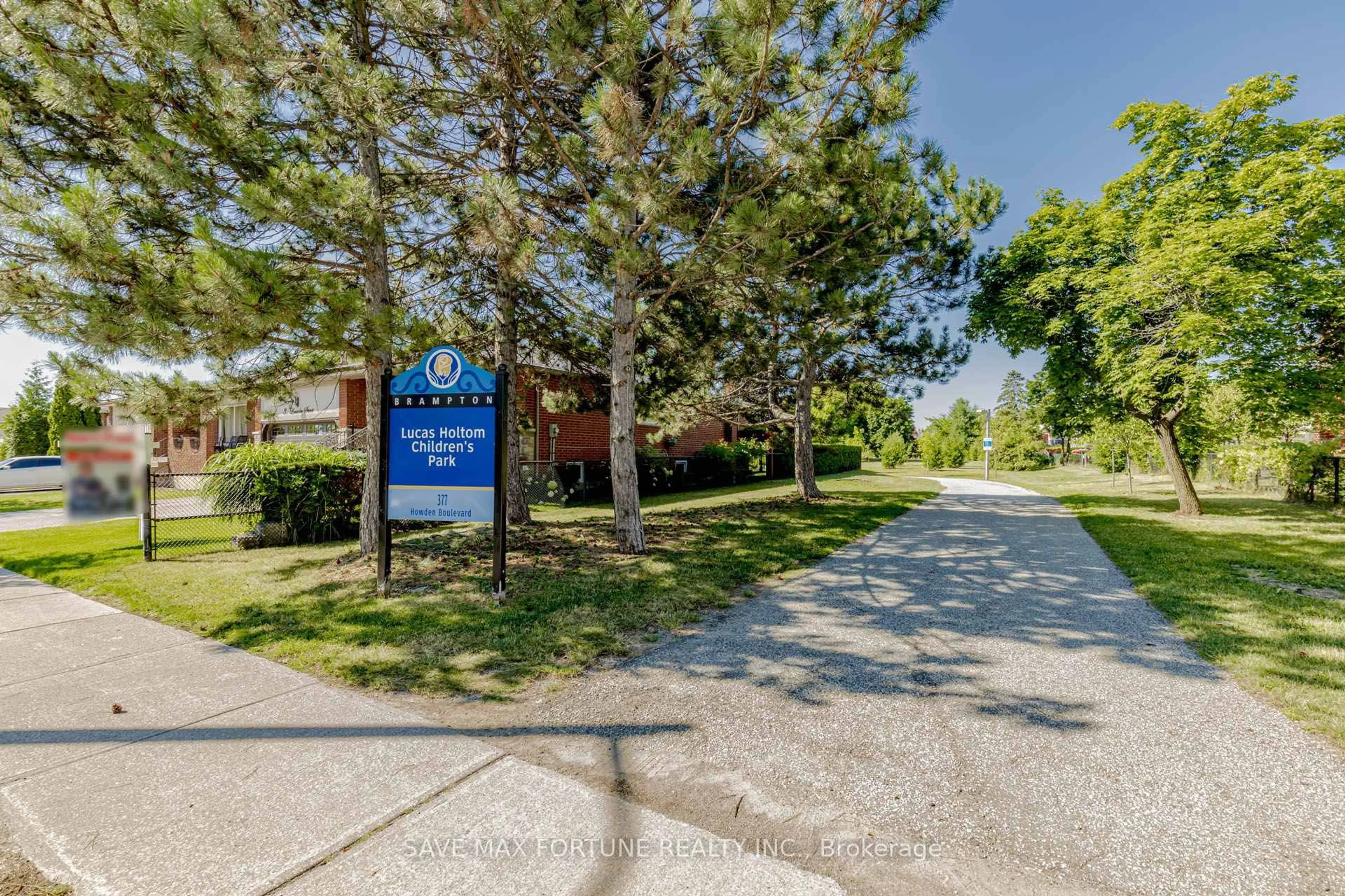 Unknown for 39 Leander St, Brampton Ontario L6S 3M3