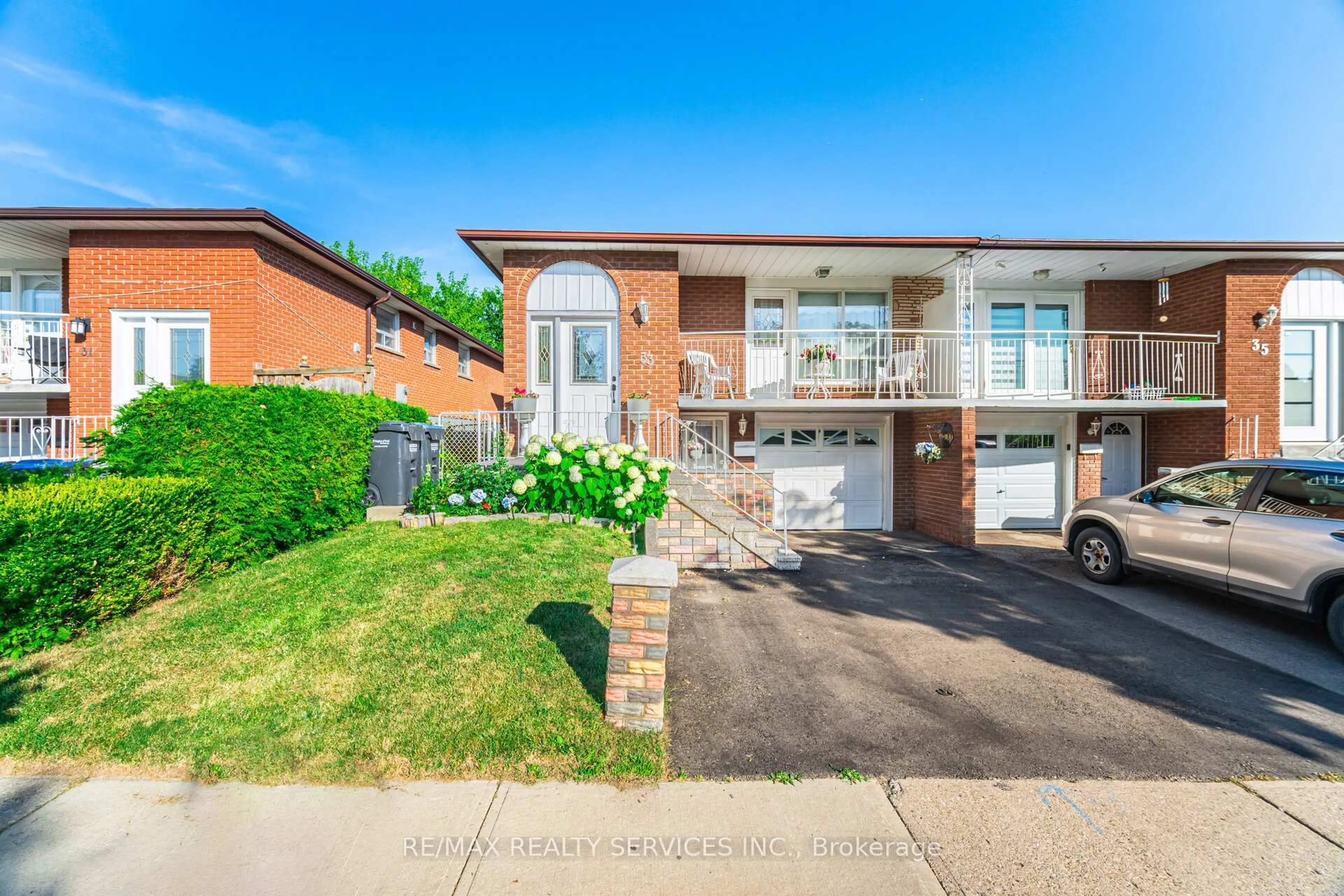Home with brick exterior material, street for 33 Tolton Dr, Brampton Ontario L6V 2P9