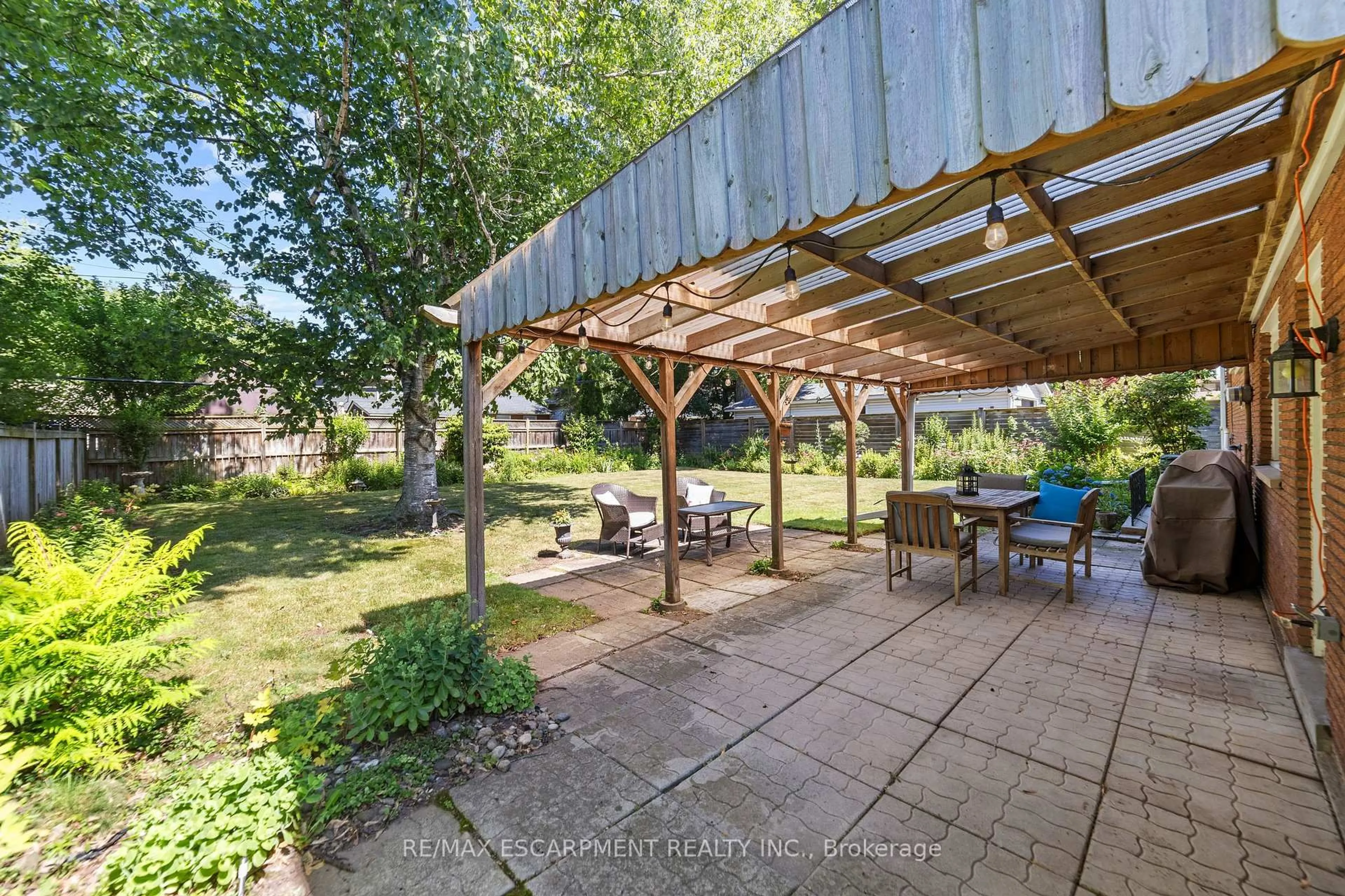 Patio, unknown for 5181 Reeves Rd, Burlington Ontario L7L 3J8