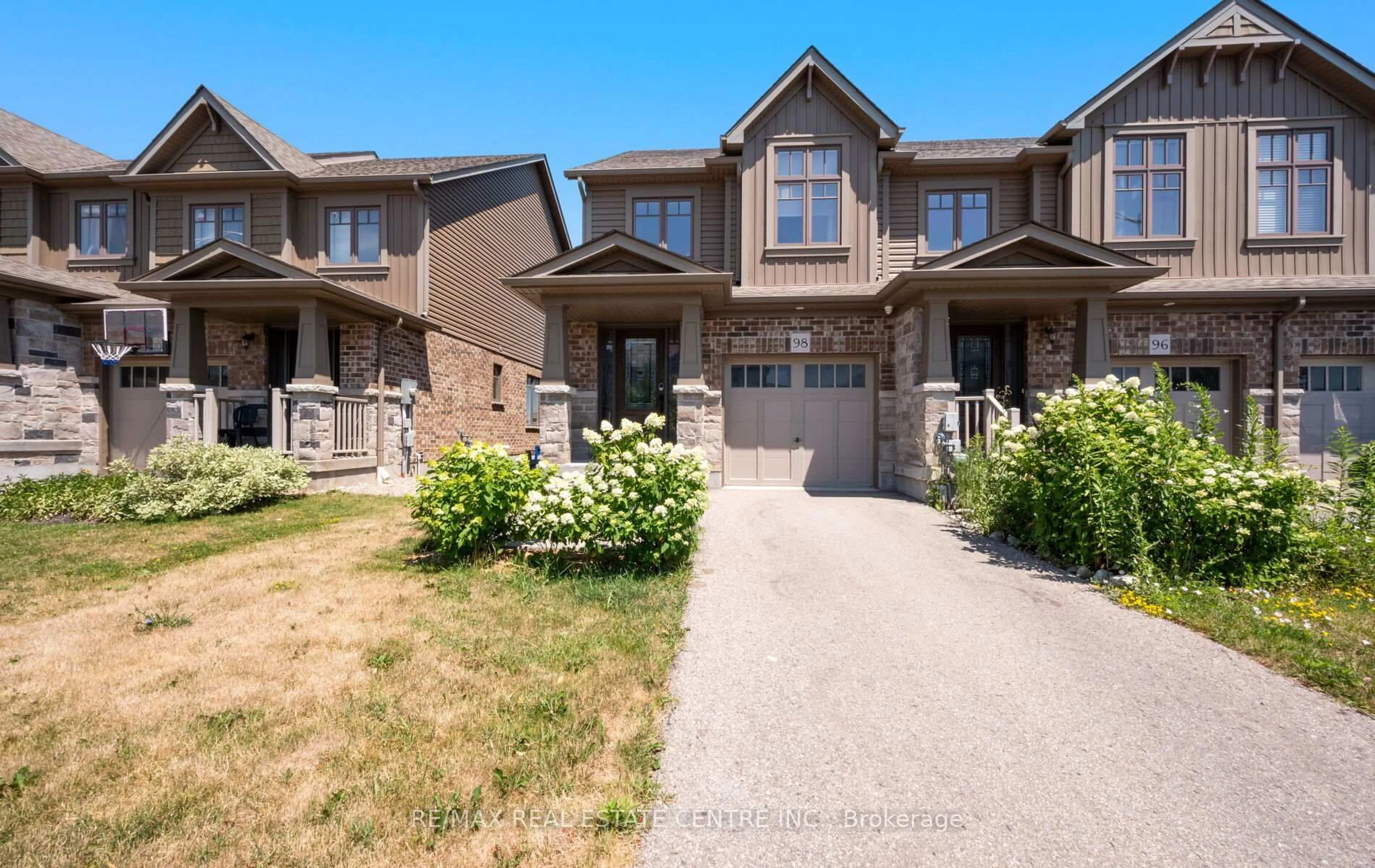 A pic from outside/outdoor area/front of a property/back of a property/a pic from drone, street for 98 Winterton Crt, Orangeville Ontario L9W 6Z7