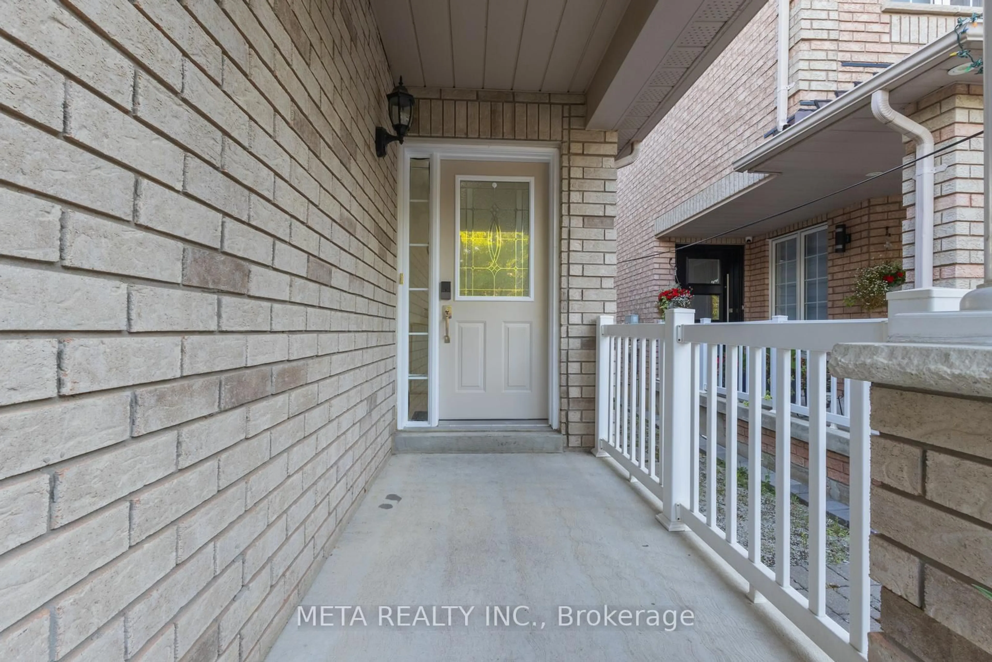 Indoor entryway for 45 Trailview Lane, Caledon Ontario L7E 2W1