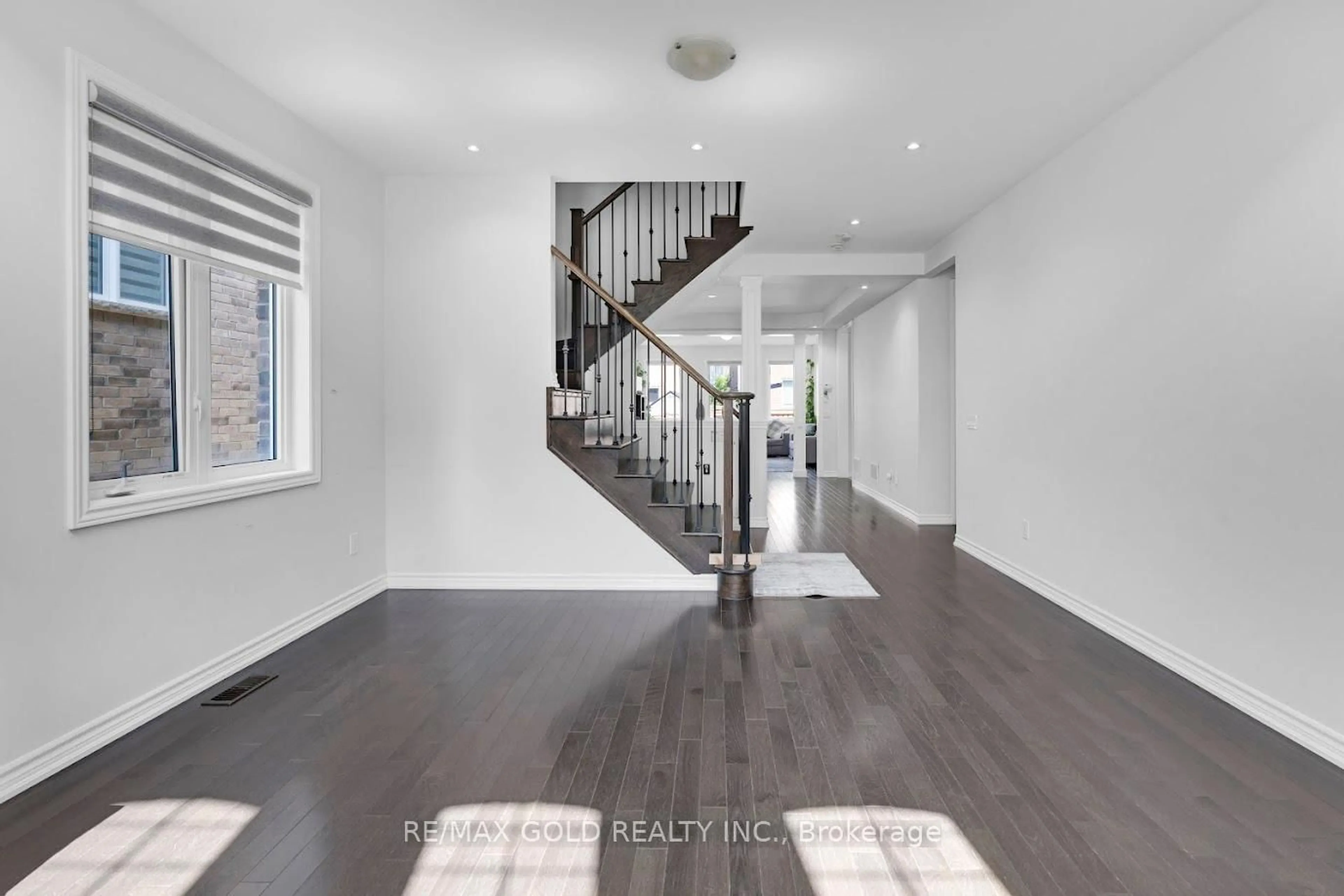 Unknown for 42 Valleybrook Cres, Caledon Ontario L7C 4C5