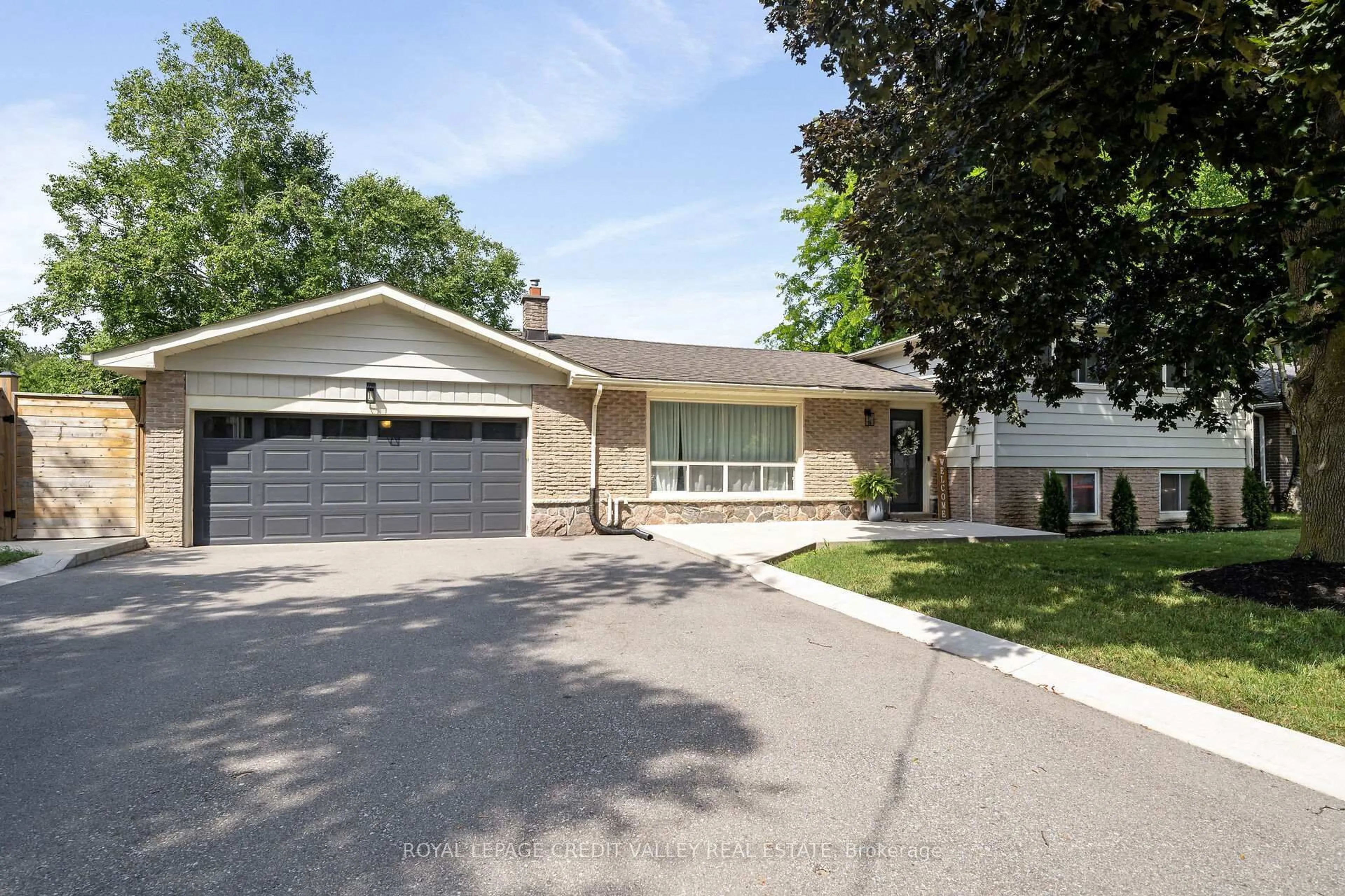 Home with brick exterior material, street for 47 Larry St, Caledon Ontario L7C 1K8