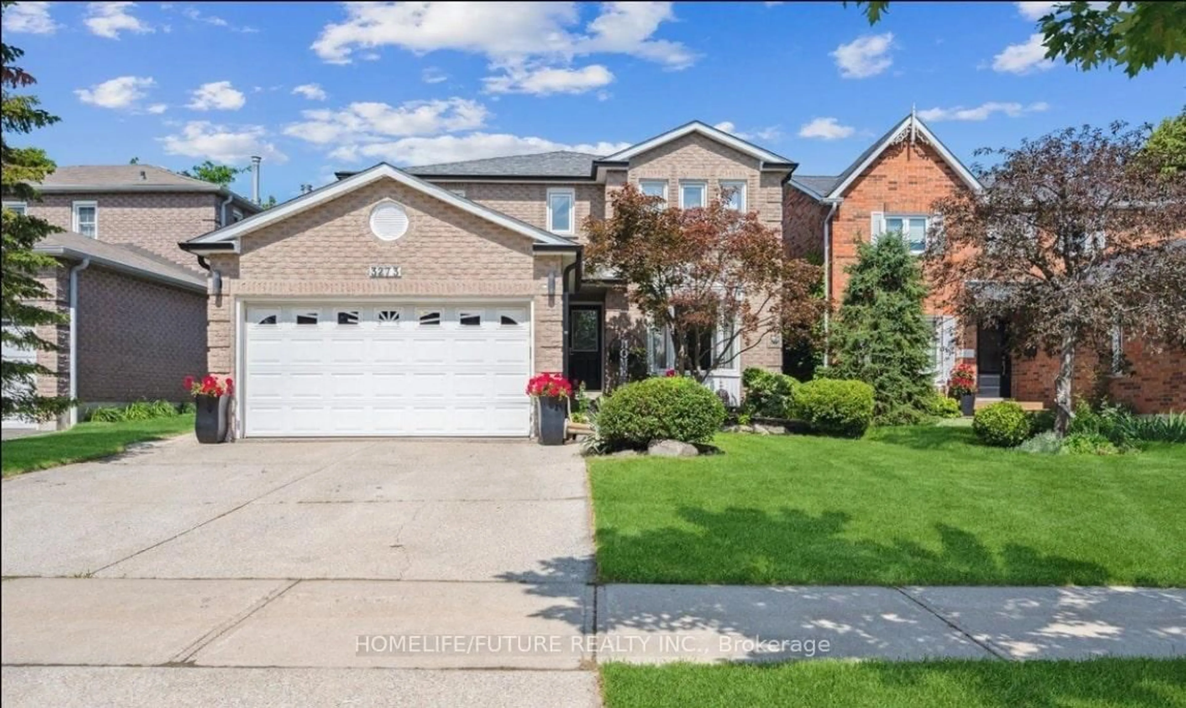 Home with brick exterior material, street for 3273 Huxley Dr, Mississauga Ontario L5L 4S3