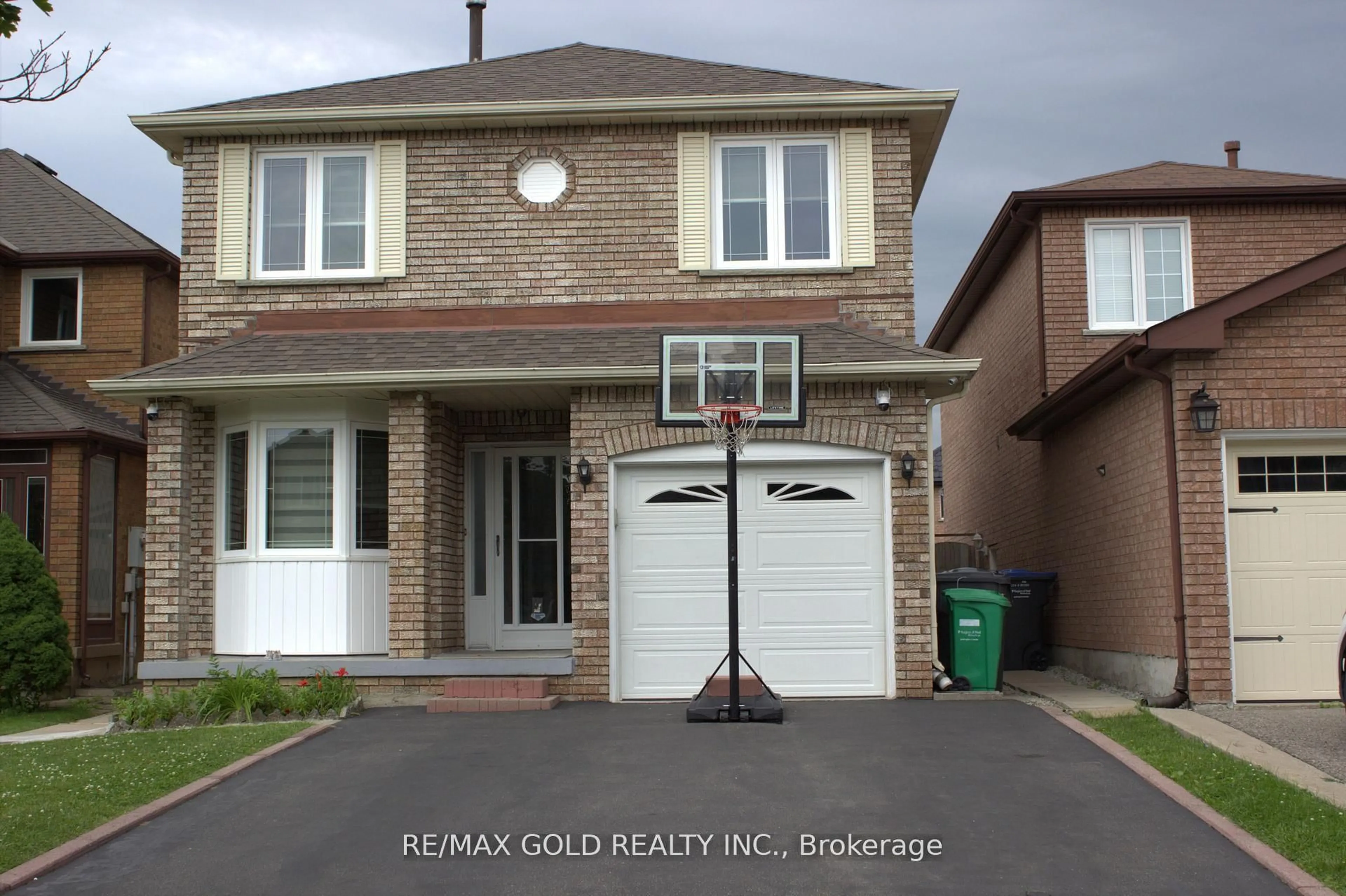 Home with brick exterior material, street for 14 Kentucky Dr, Brampton Ontario L6Y 4G2
