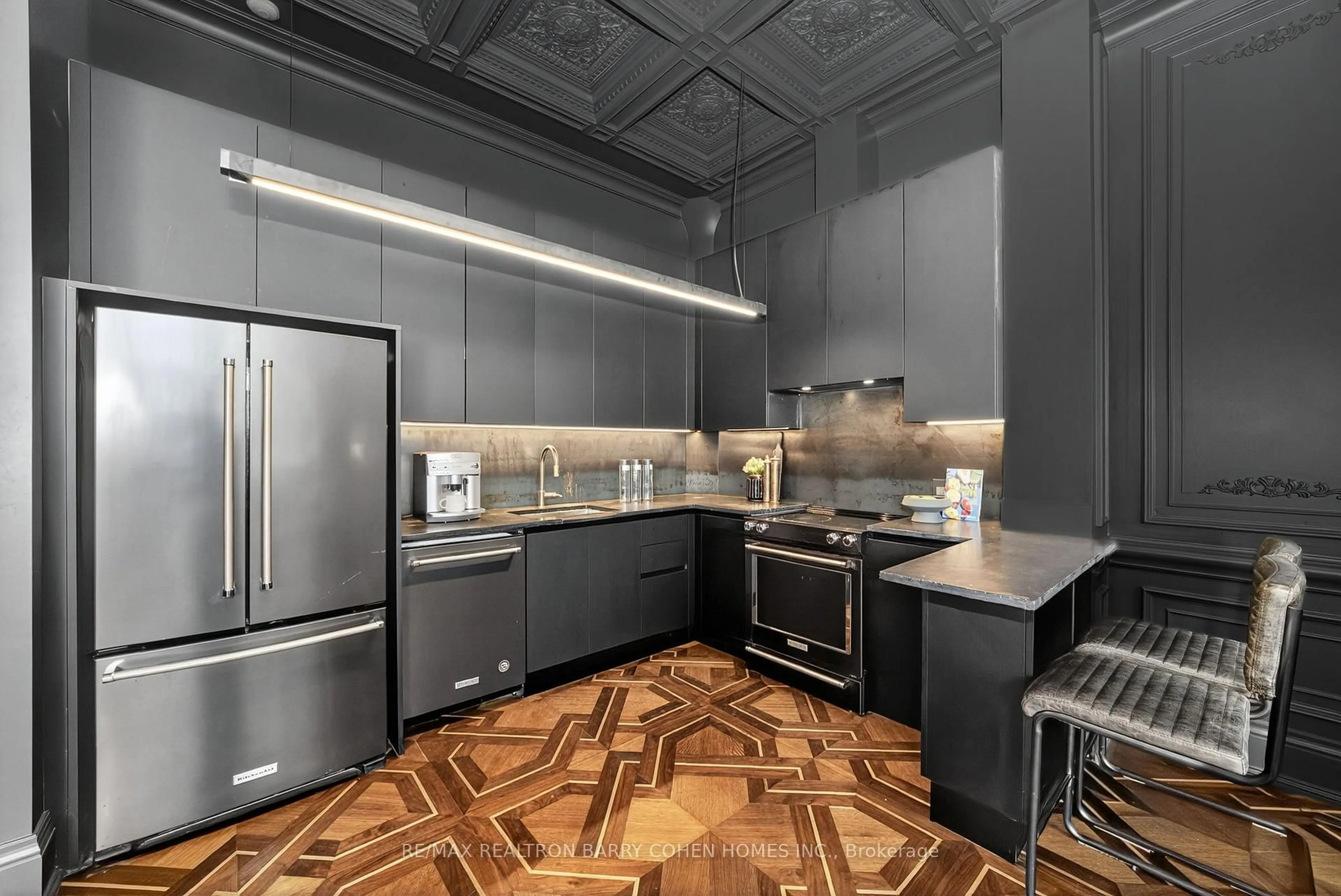 Contemporary kitchen, unknown for 1001 Roselawn Ave #116, Toronto Ontario M6B 4M4